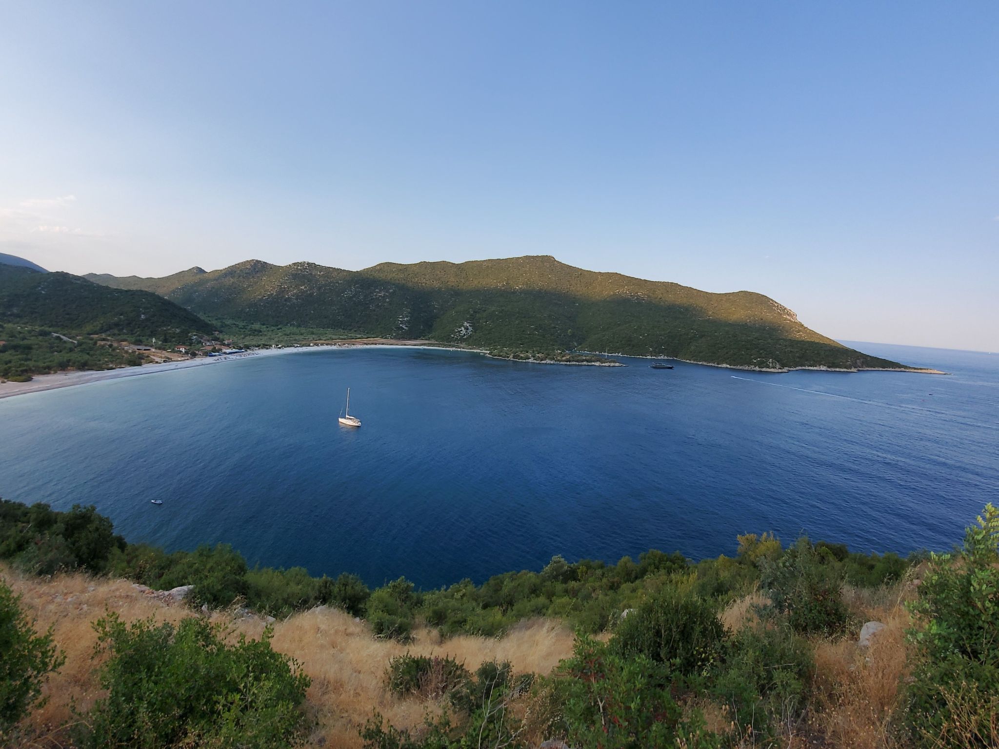 Steinhaus in Leonido mit Parkplatz-Binnen