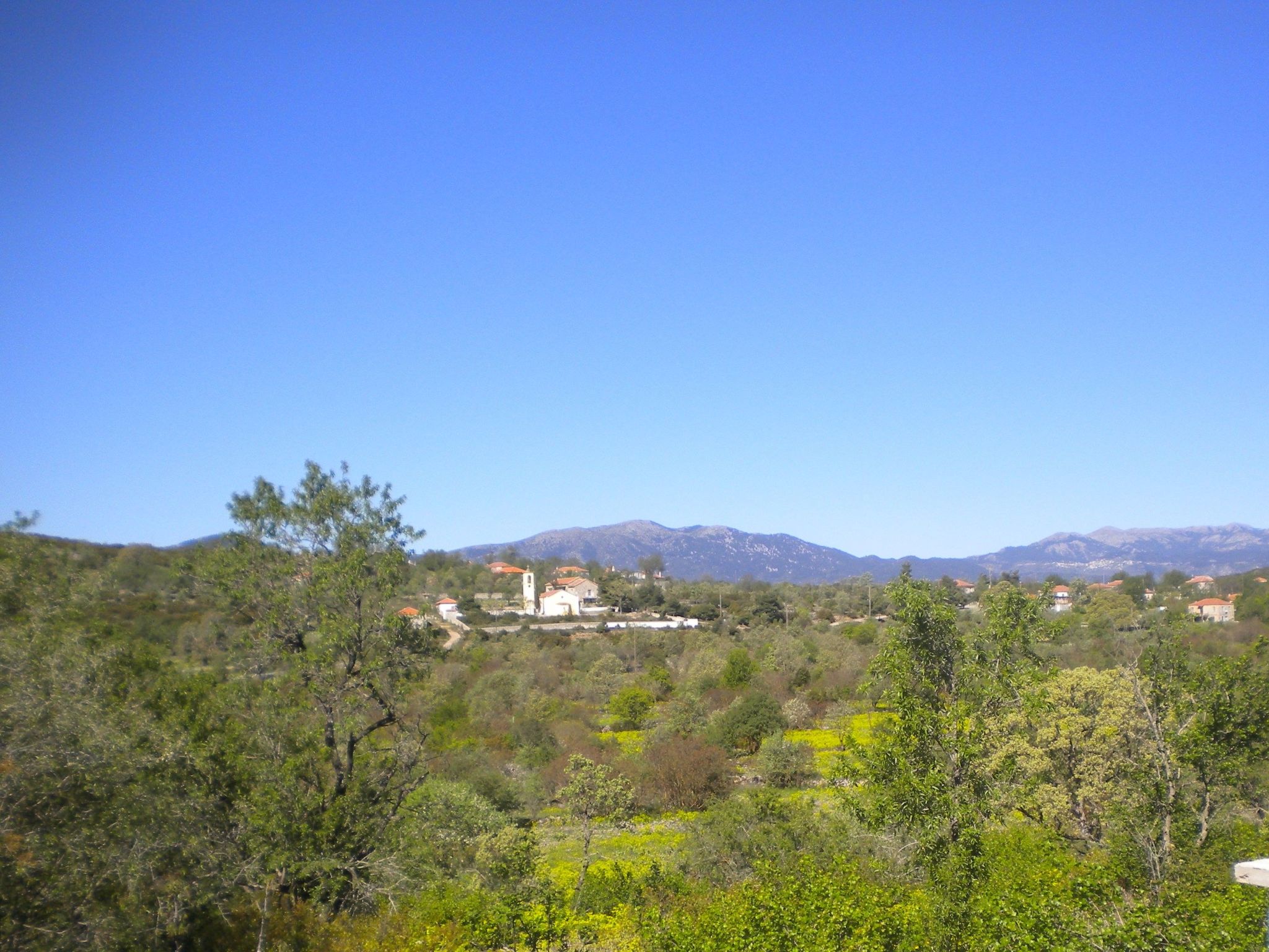 Steinhaus in Leonido mit Parkplatz-Binnen