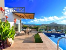 Villa Canes: Vrijstaande luxe met verwarmd privézwembad bij Mavrovouni - thumbnail 3