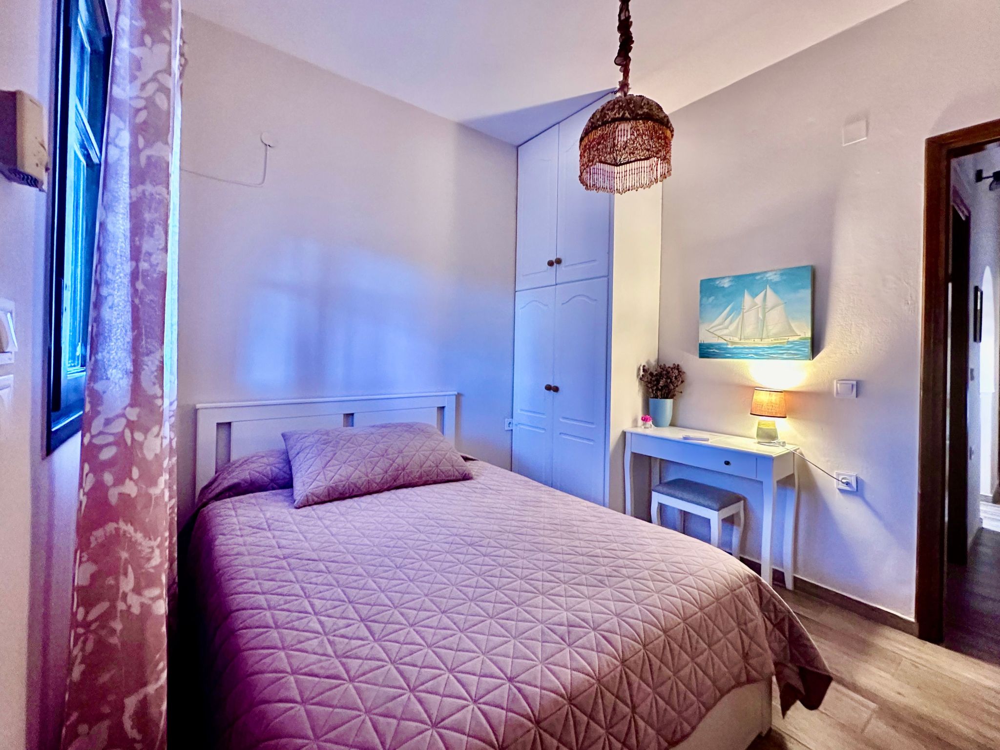 Familienrückzug mit Meerblick in den Genari Apartments