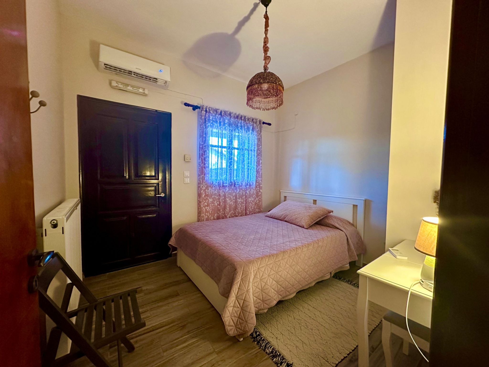 Familienrückzug mit Meerblick in den Genari Apartments