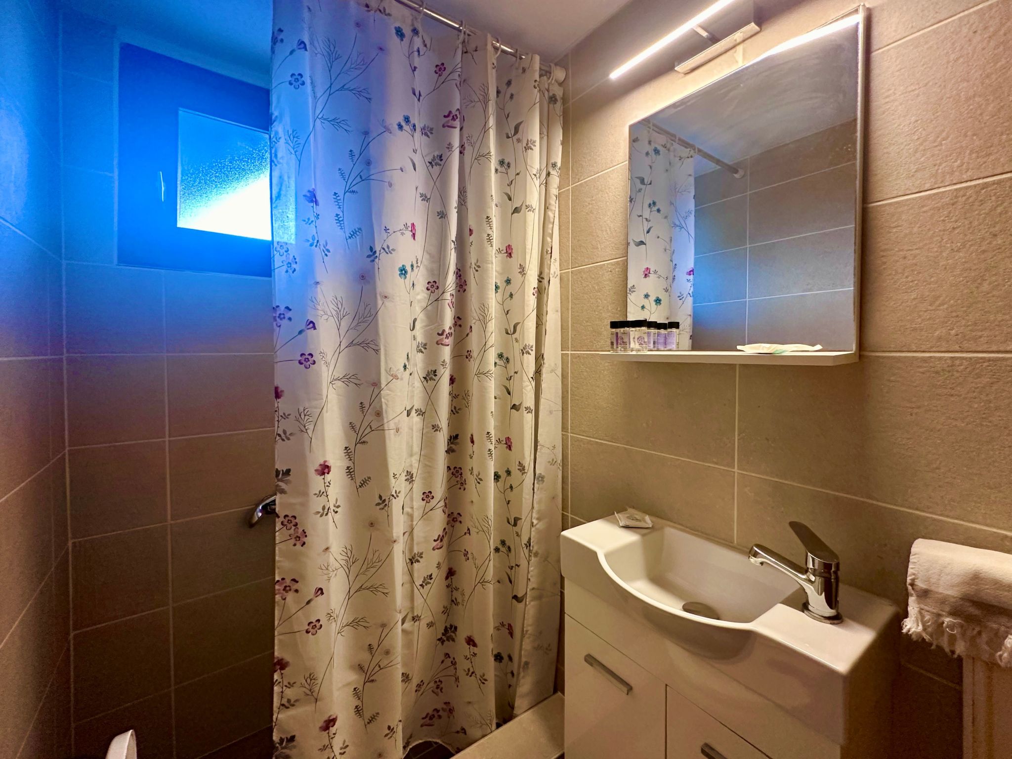 Familienrückzug mit Meerblick in den Genari Apartments-Image-tags.info