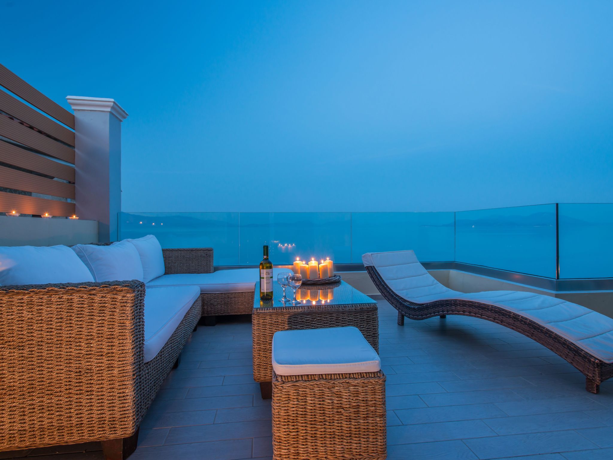 Diamante beachfront suite B-Binnen