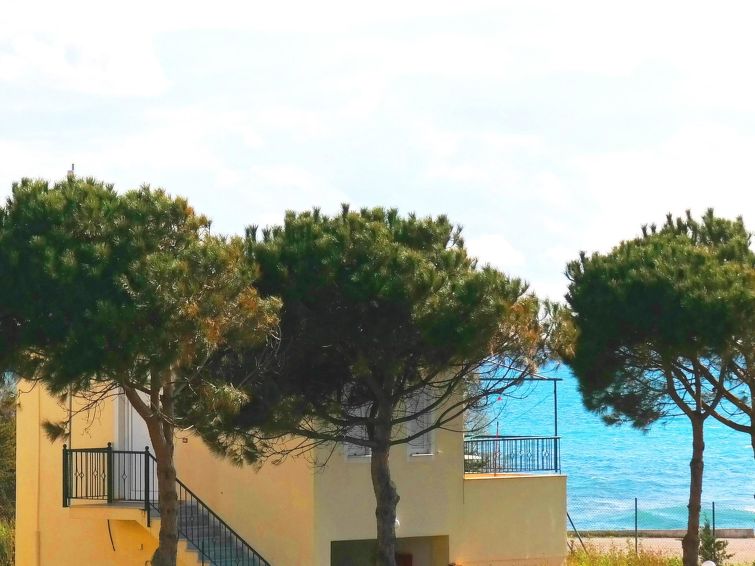 Romanos Beach Villas by Xenia Resorts