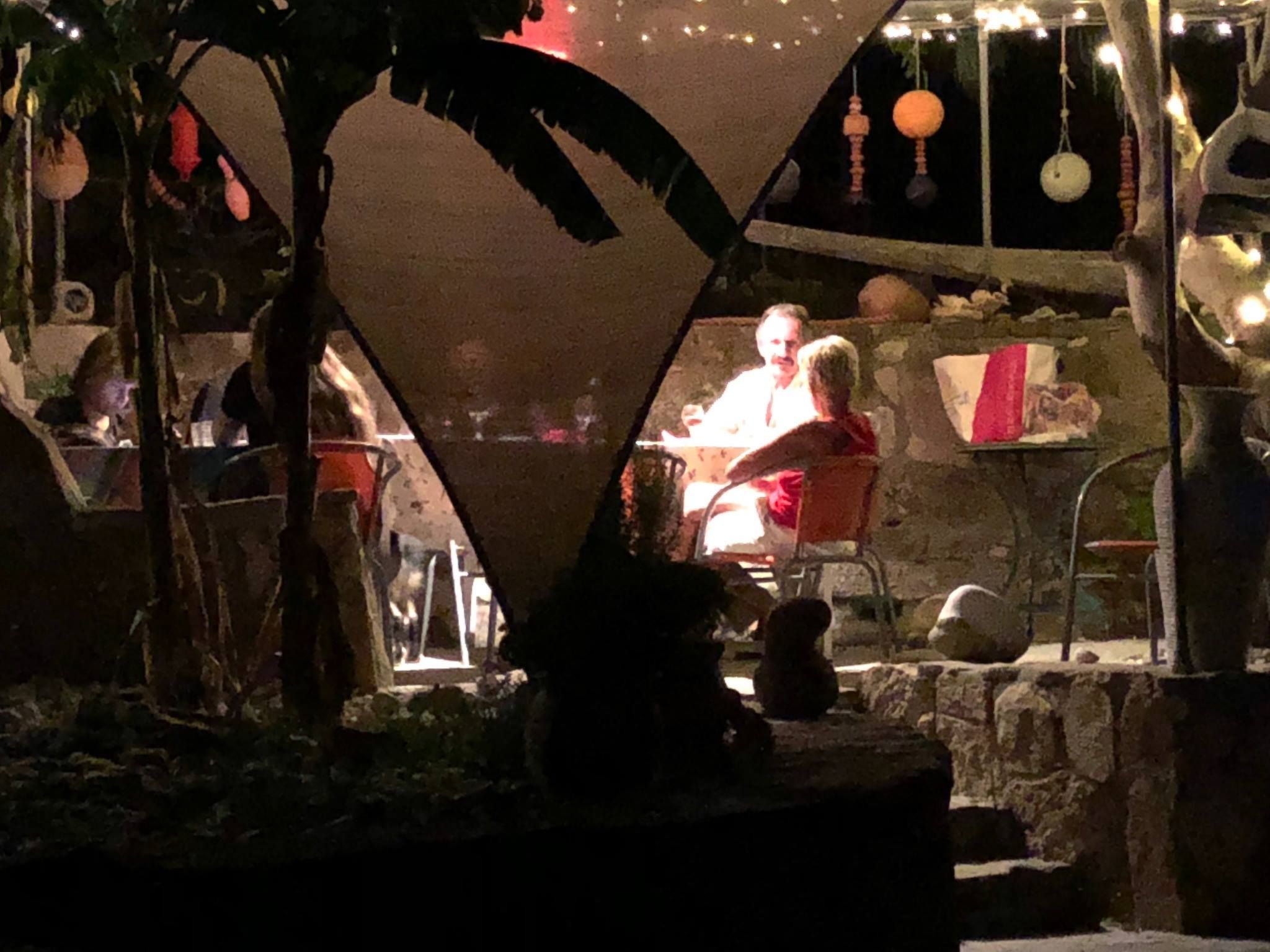 Charly Point Villa-Binnen