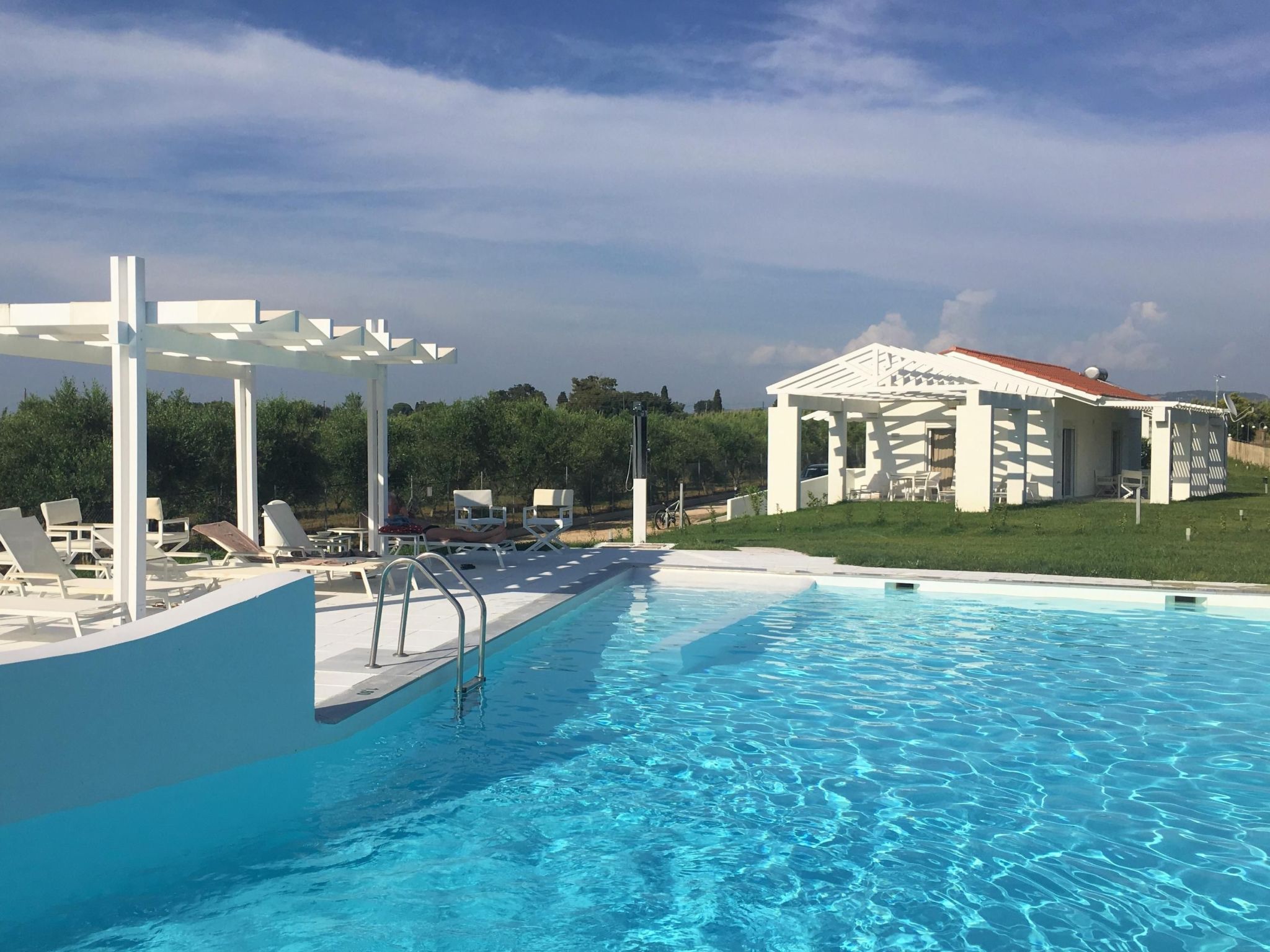 White Villas GV — Pool Outdoor (3 of 26)