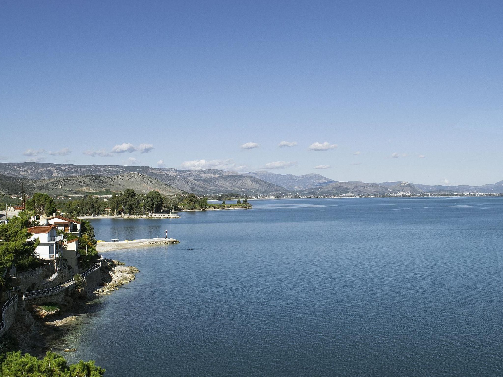 Zesa mit Balkon und Meerblick-Drinnen