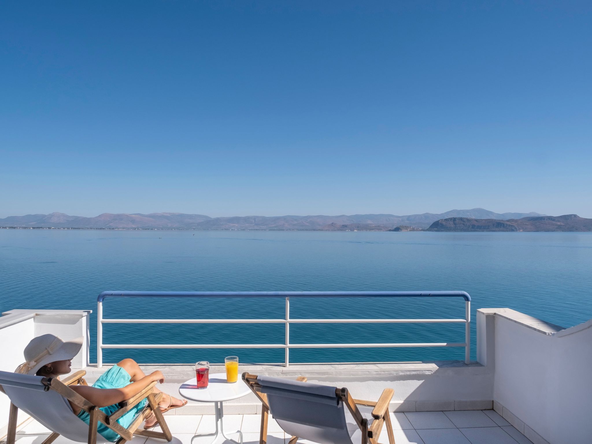 Schöne Ferienwohnung mit Meerblick in Kiveri-Inside