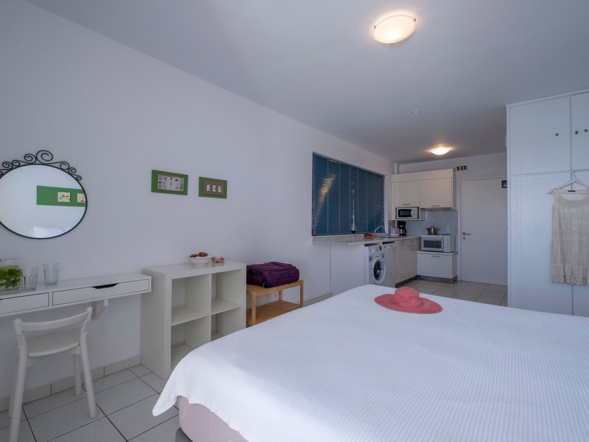 Schöne Ferienwohnung mit Meerblick in Kiveri-Inside