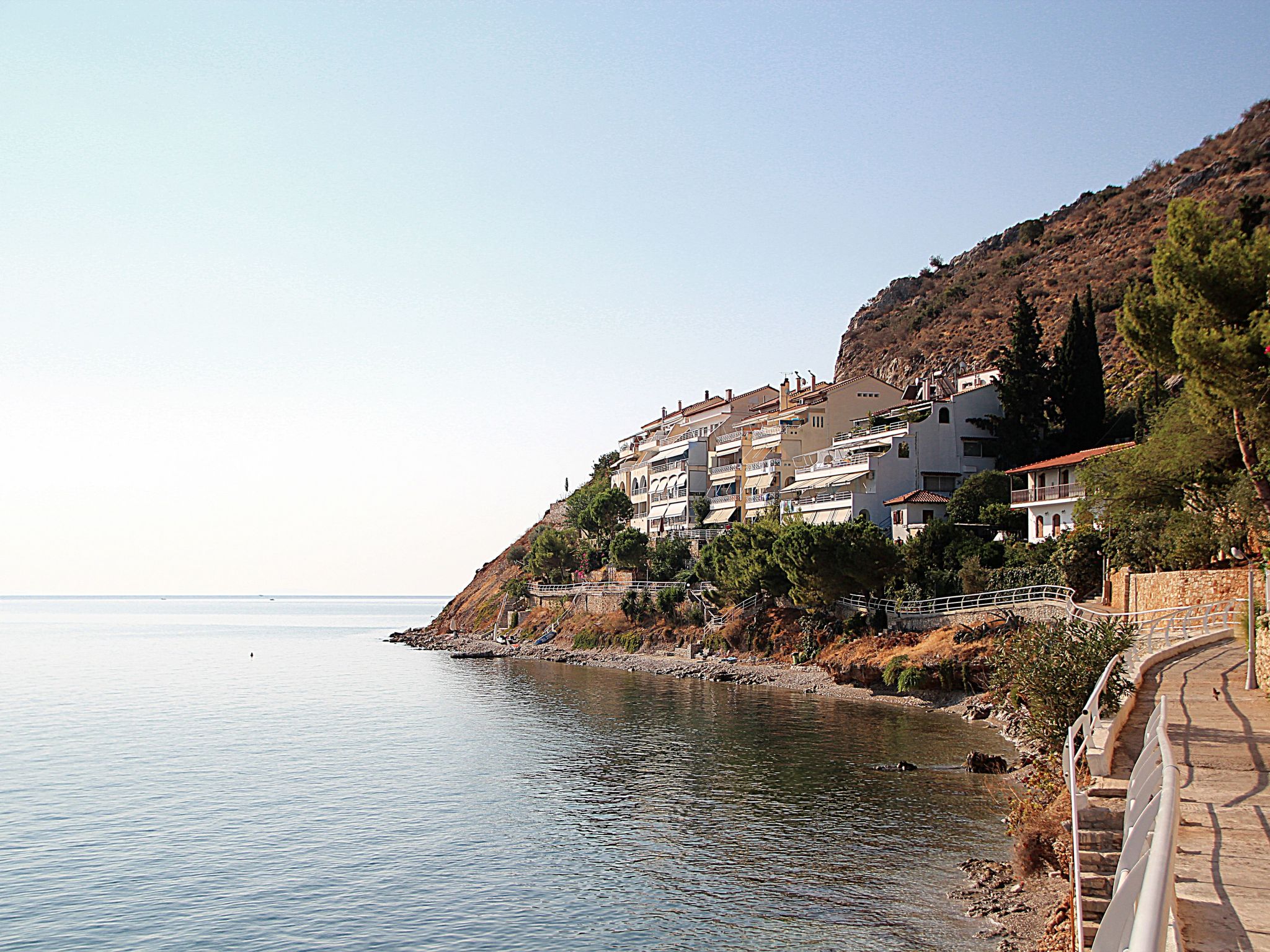 Schöne Ferienwohnung mit Meerblick in Kiveri-Inside