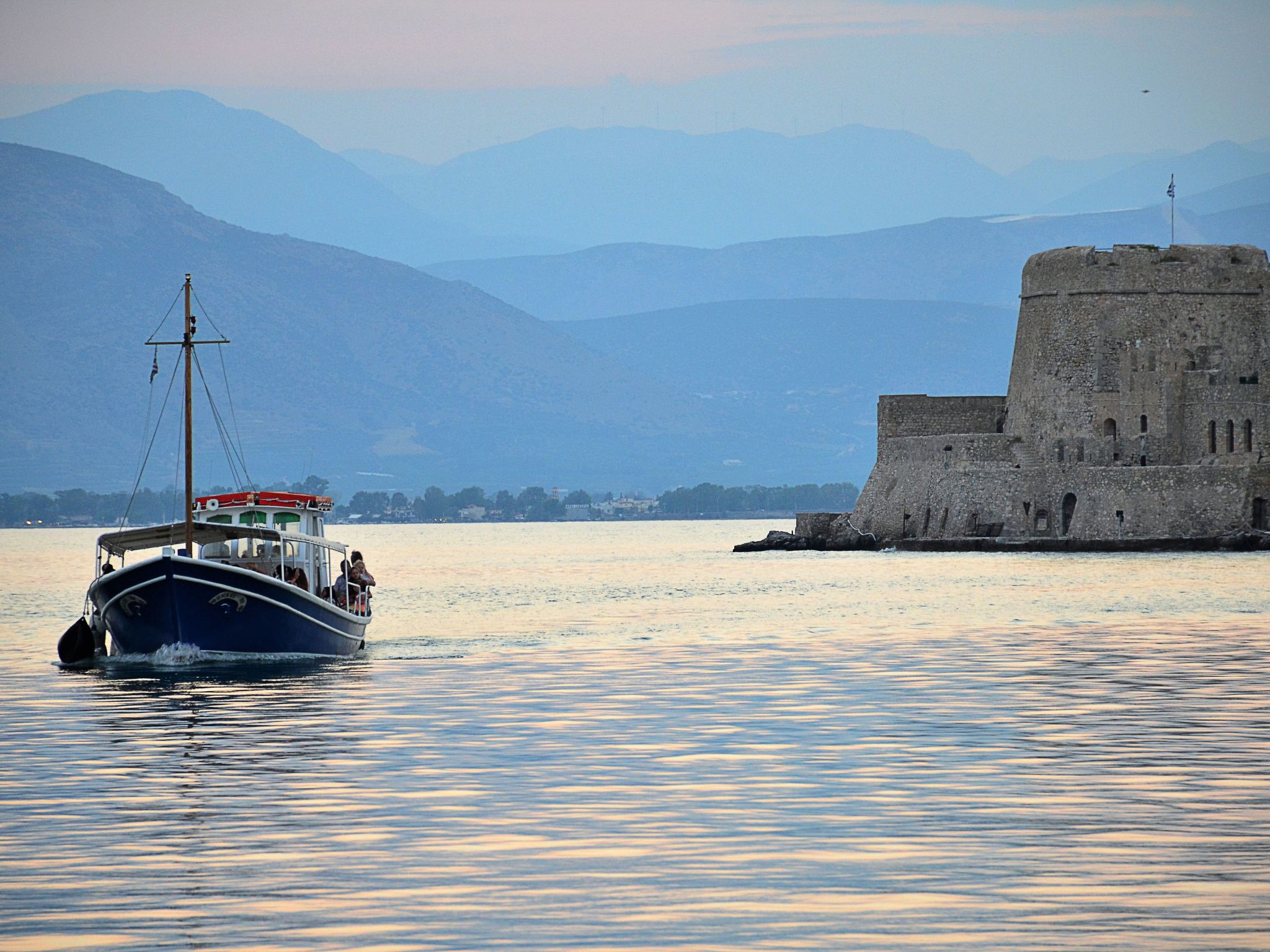 Schöne Ferienwohnung mit Meerblick in Kiveri-Inside