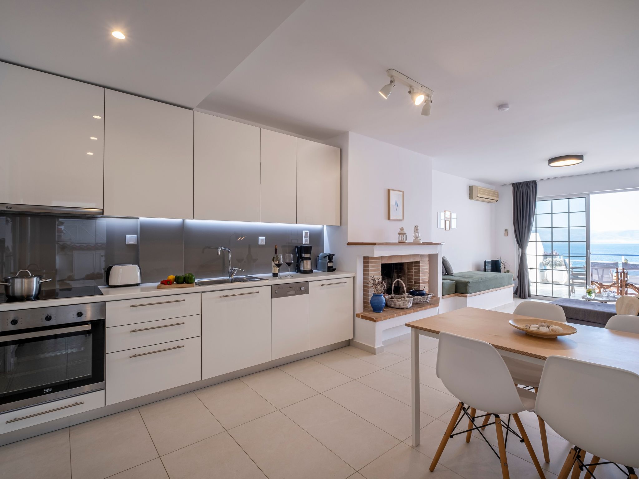 Luxuriöses Apartment mit einem Schlafzimmer direkt am Wasser, Meerblick-Dedans