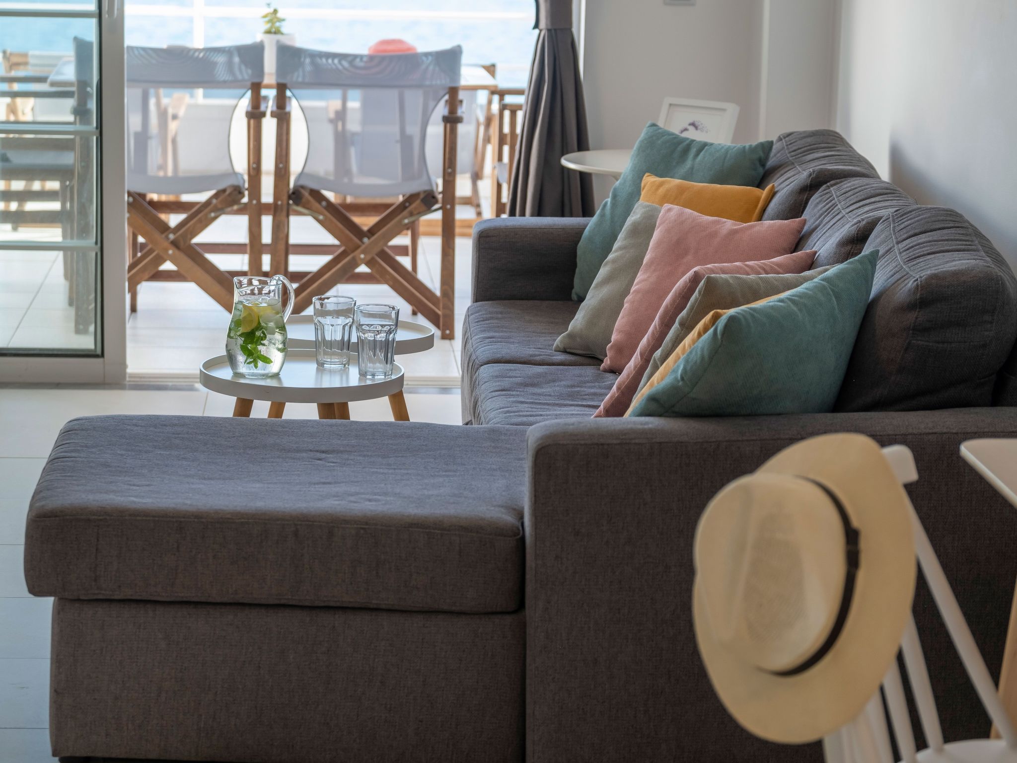 Luxuriöses Apartment mit einem Schlafzimmer direkt am Wasser, Meerblick-Dedans