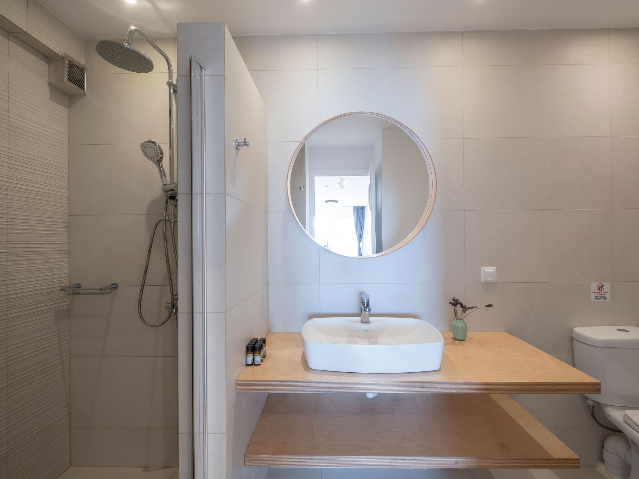 Luxuriöses Apartment mit einem Schlafzimmer direkt am Wasser, Meerblick-Dedans