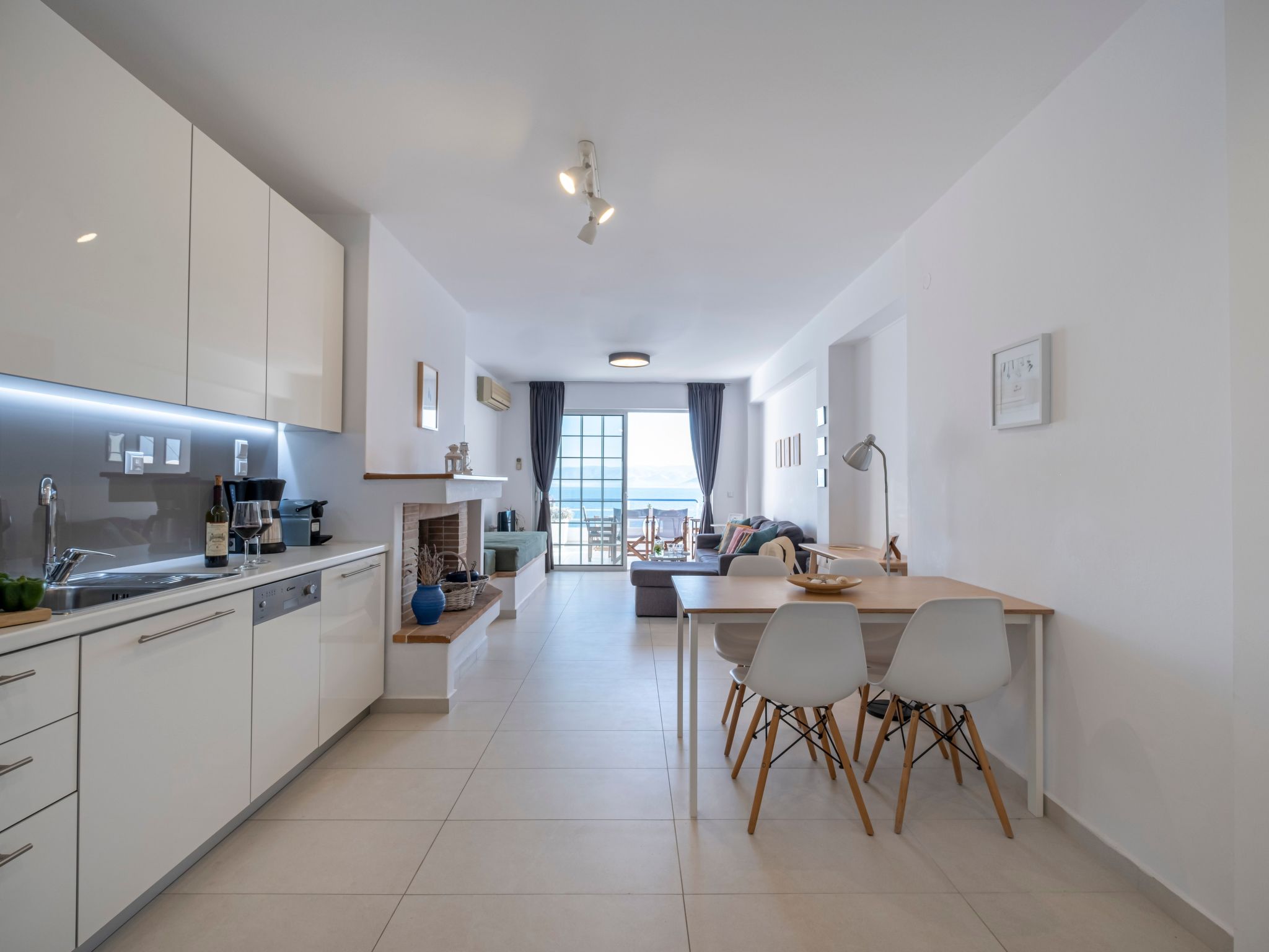 Luxuriöses Apartment mit einem Schlafzimmer direkt am Wasser, Meerblick-Dedans