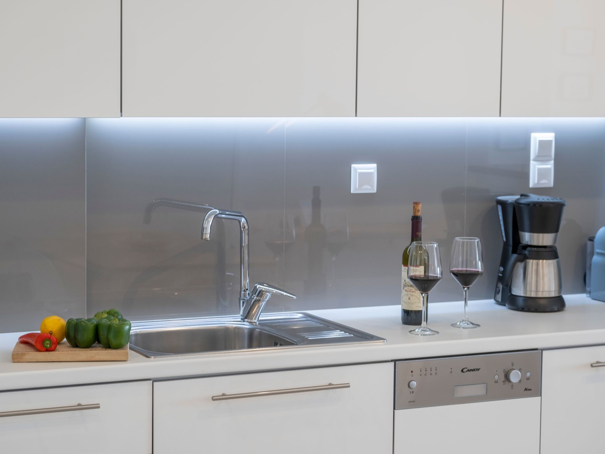 Luxuriöses Apartment mit einem Schlafzimmer direkt am Wasser, Meerblick-Dedans