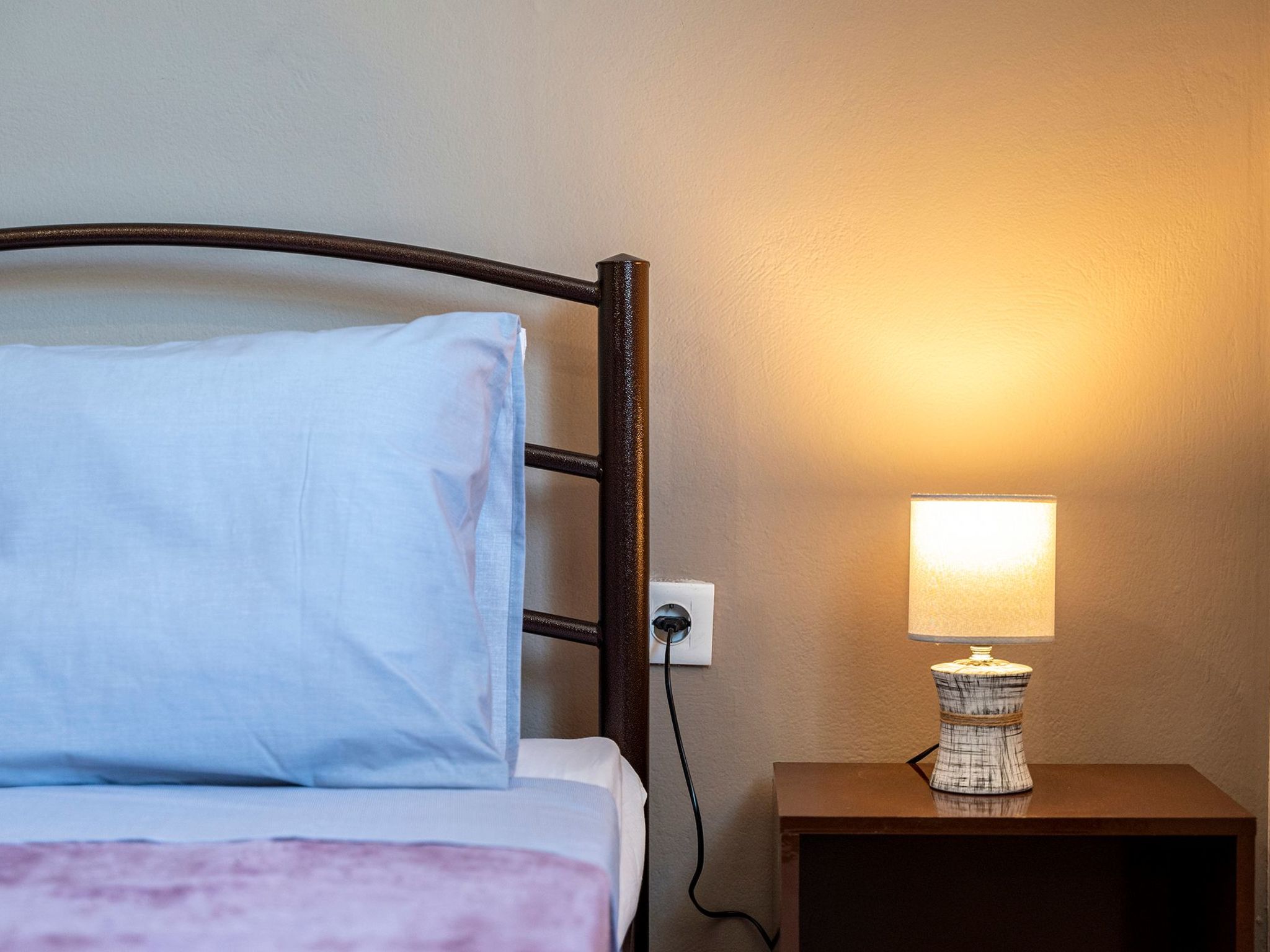 In einem Olivenhain in Strandnähe - Inside