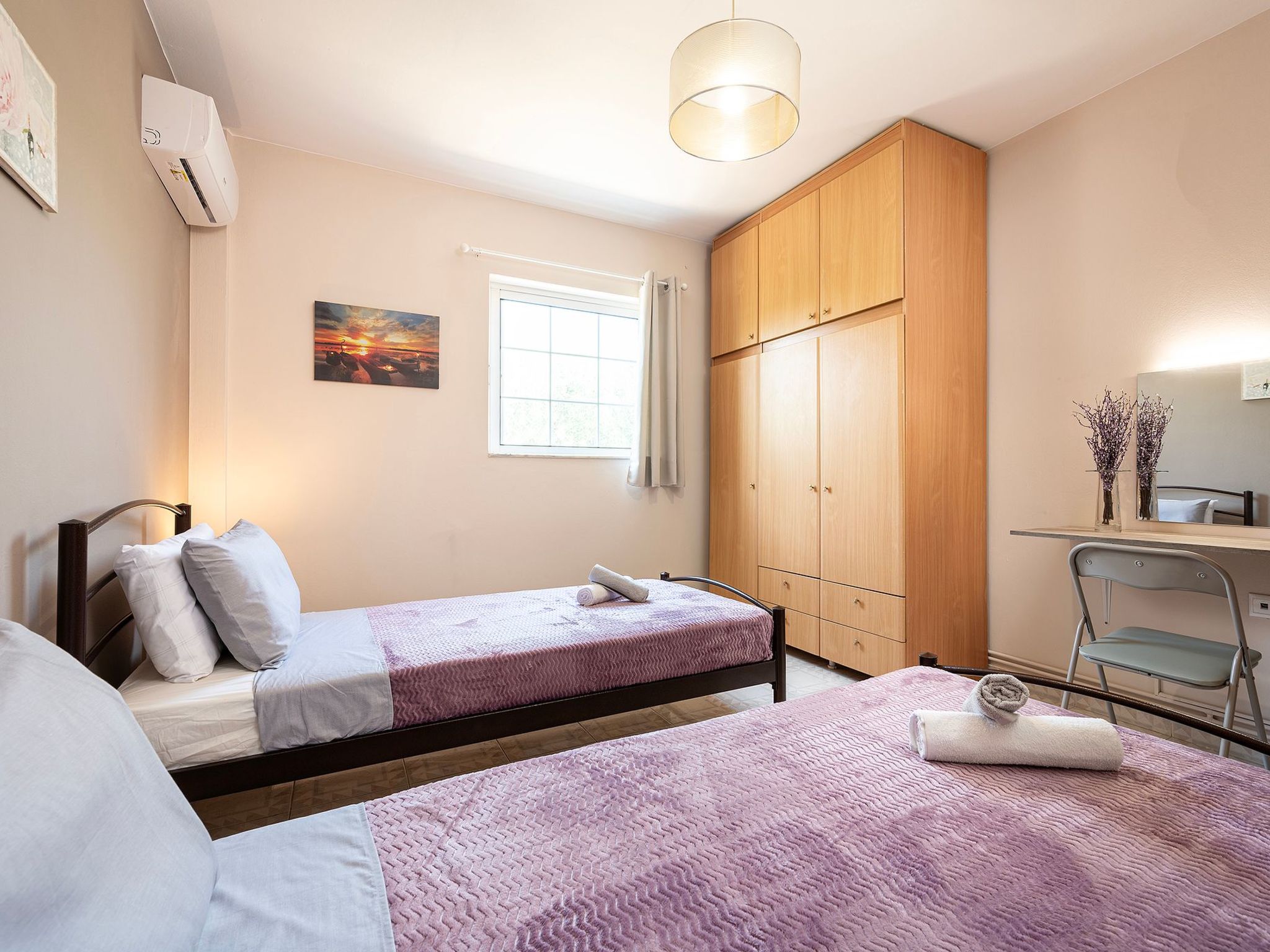 In einem Olivenhain in Strandnähe - Inside