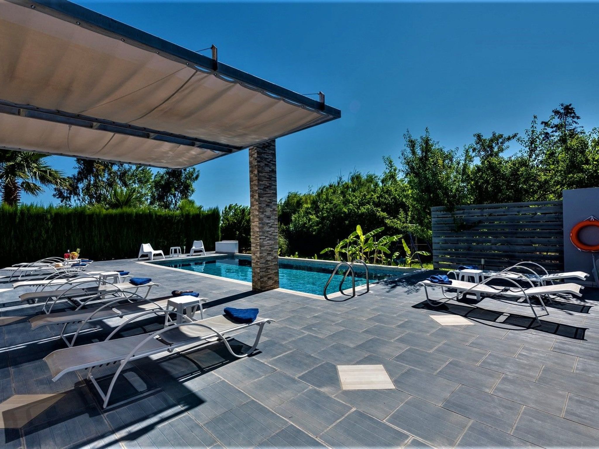 Villa "Xenos" mit Blick auf das Wasser-Image-tags.info