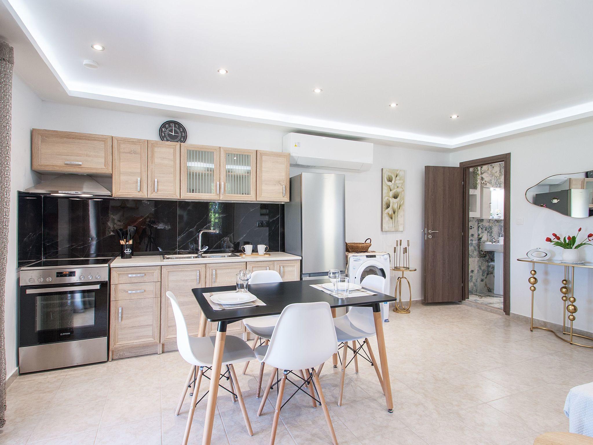 SkyFrame Villa mit atemberaubendem Blick auf das Meer...-Binnen