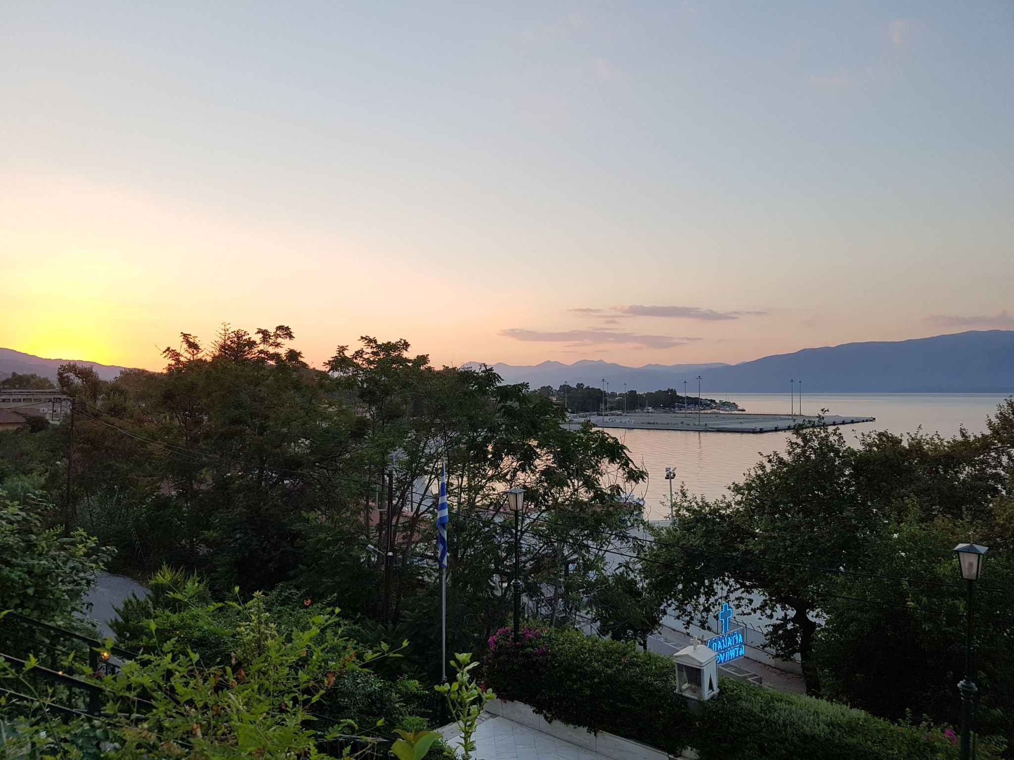 Villa "Dimitris" mit Blick auf das Wasser-Buiten