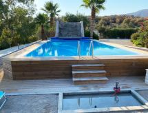 in Ermioni mit Grill, gemeinschaftlichem Pool und Terrasse