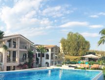 Tolles Ferienhaus in Ermioni mit Garten, Terrasse und gemeinschaftlichem Pool