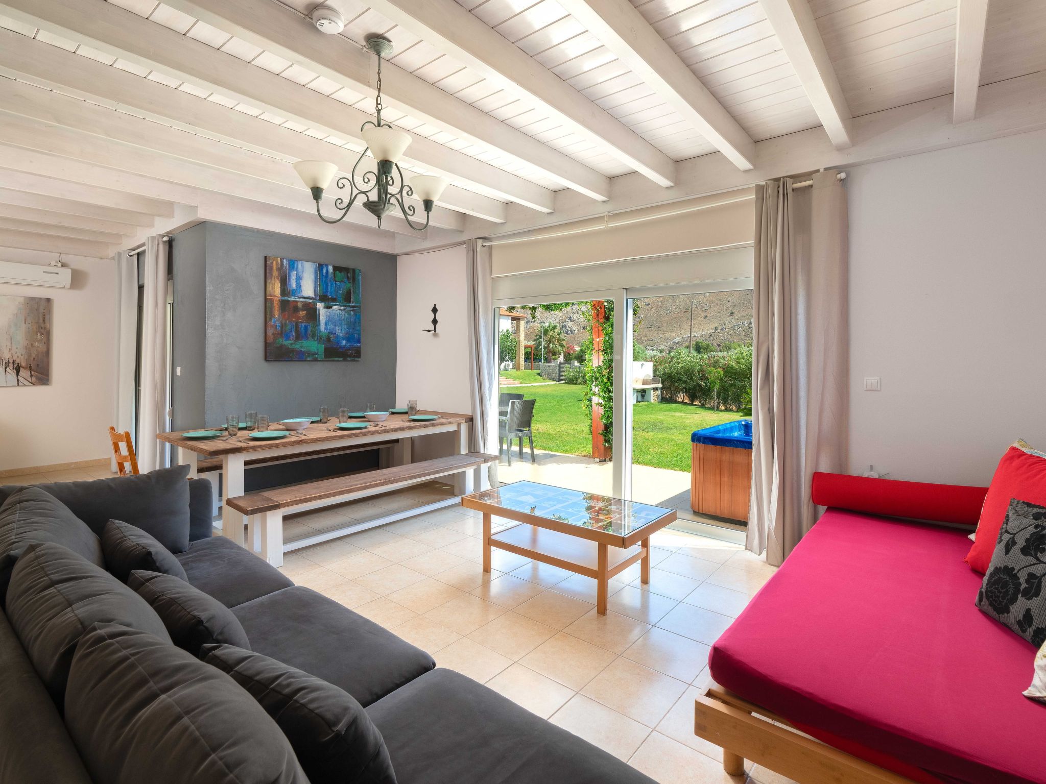 Schönes Haus in Kolympia mit privatem Parkplatz-Image-tags.info