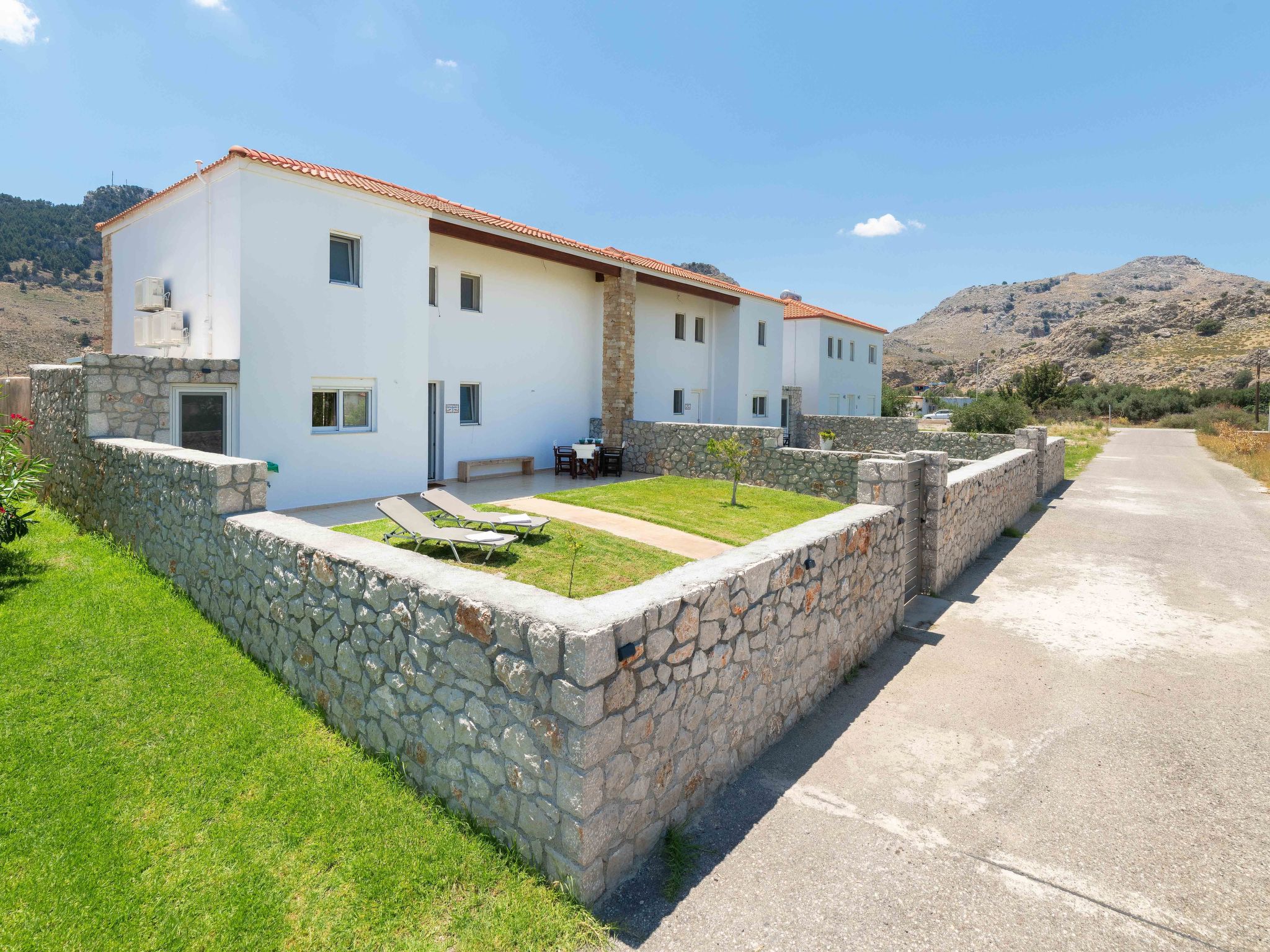 Schönes Haus in Kolympia mit privatem Parkplatz-Image-tags.info