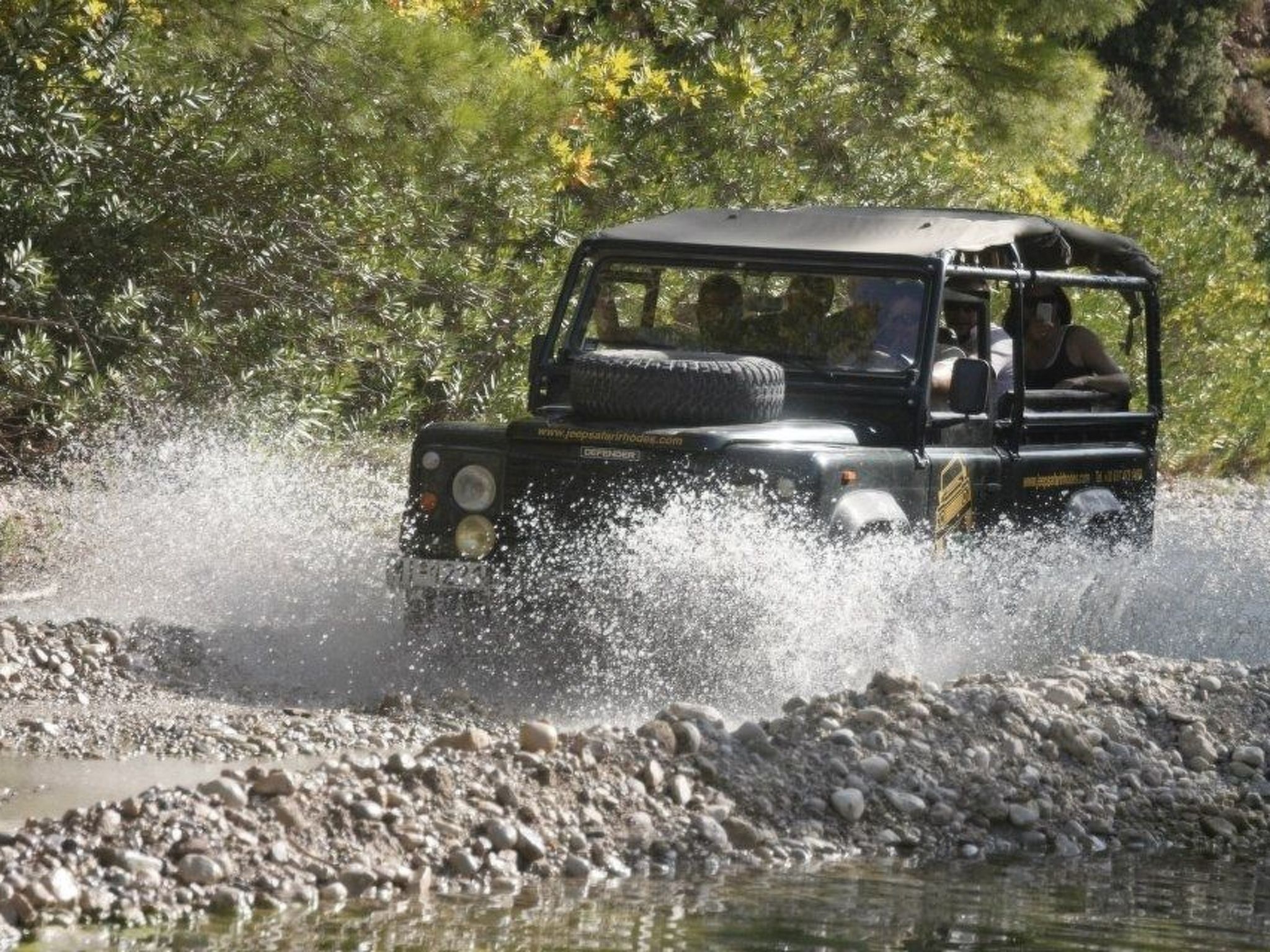 Haus in Kolympia mit Parkplatz und Bergblick-Image-tags.info