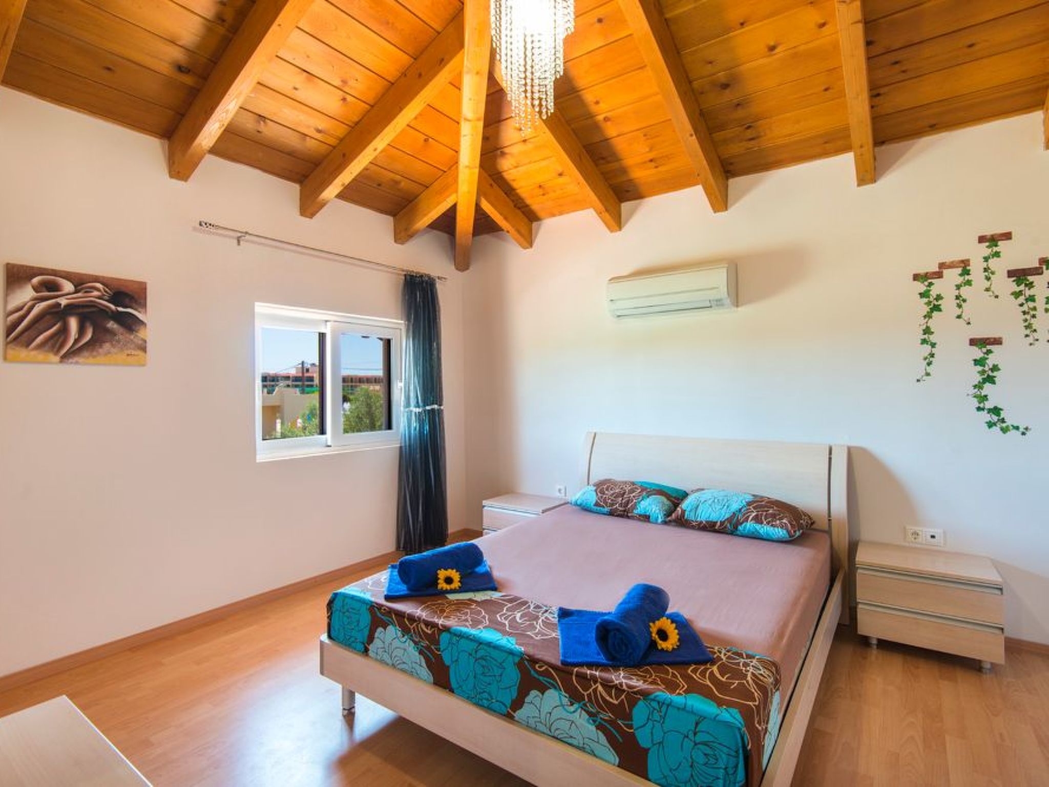 Haus in Kolympia mit Garten und Bergblick-Image-tags.info