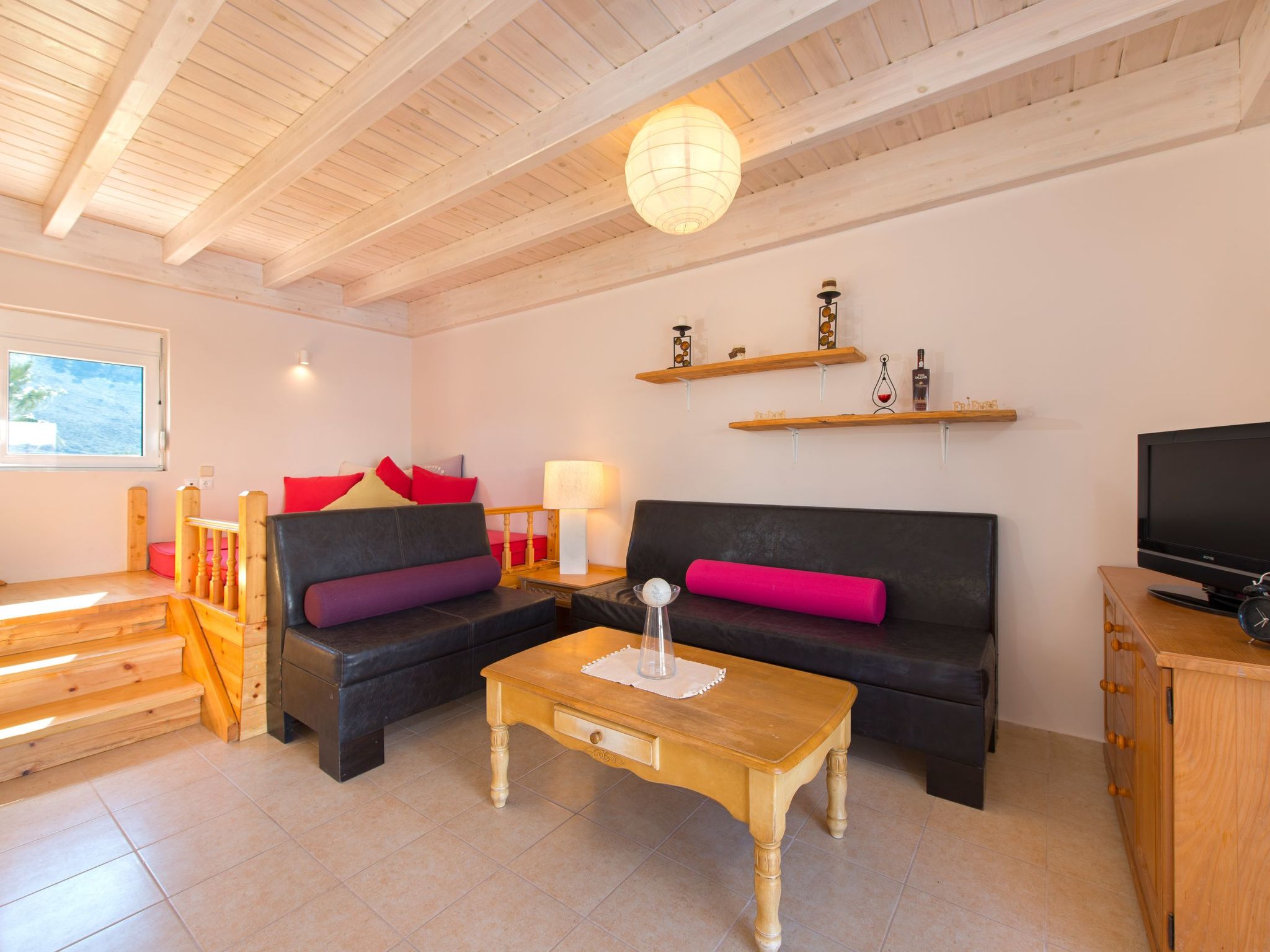 Haus in Kolympia mit Garten und schöner Aussicht