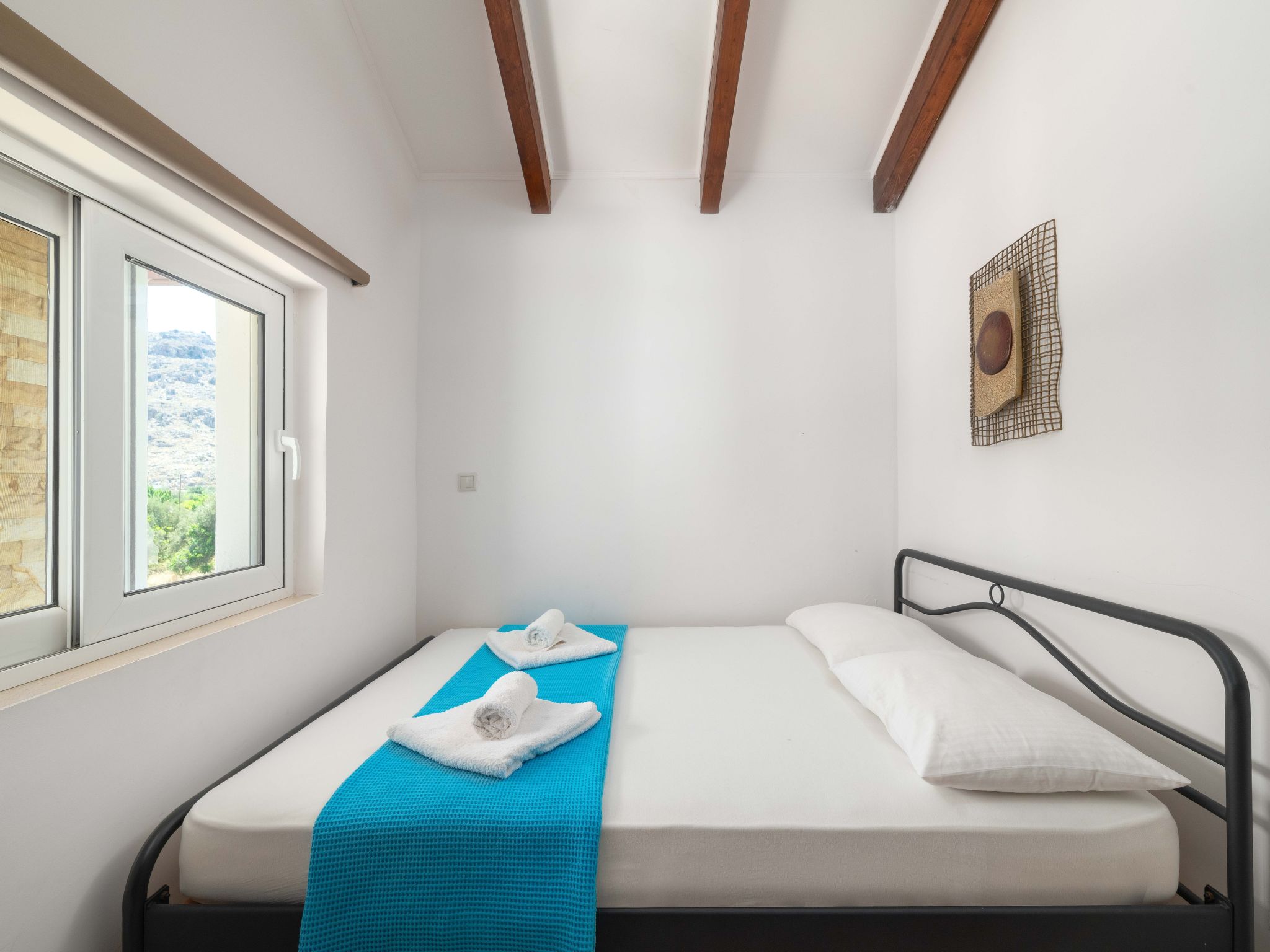 Haus in Kolympia mit Garten und Bergblick-Image-tags.info