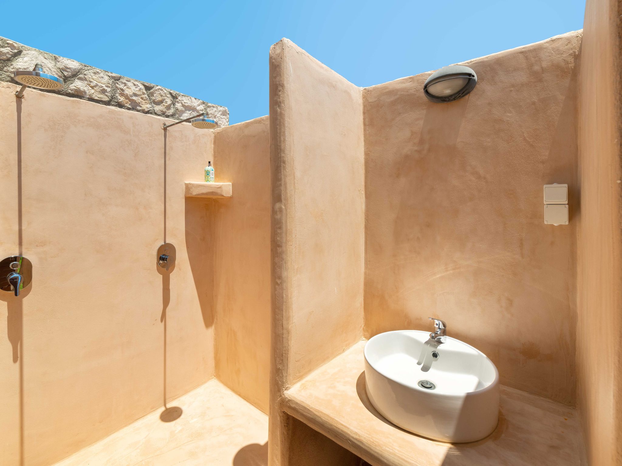 In Kolympia mit privatem Garten-Binnen