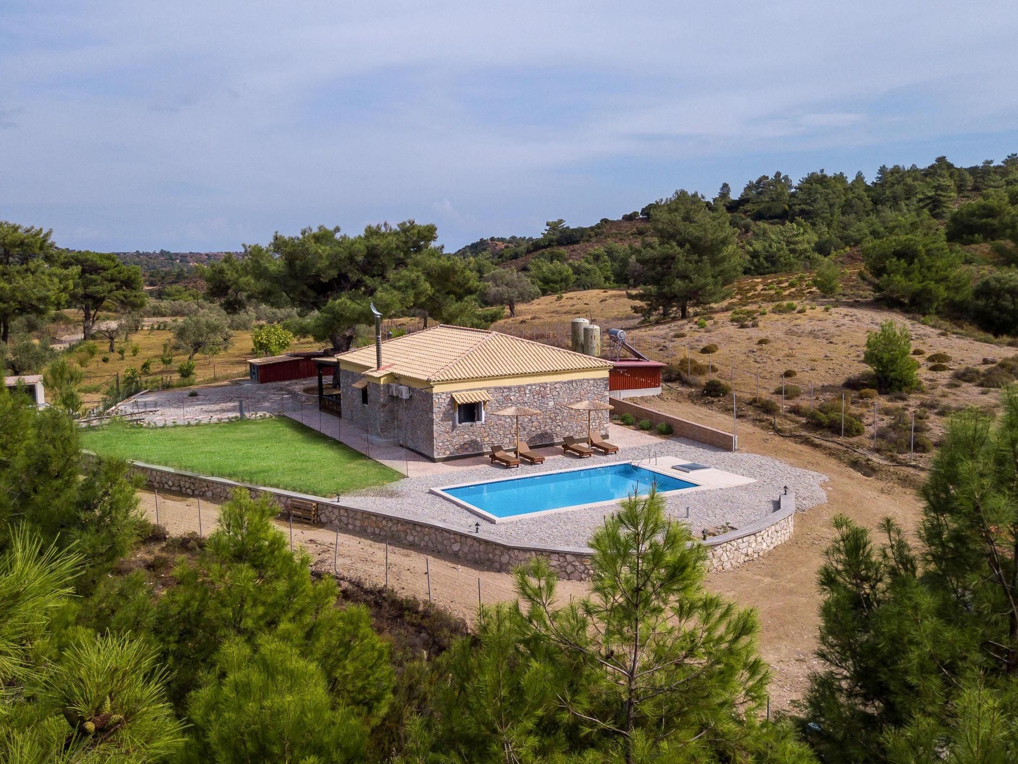Schöne Steinvilla im Wald