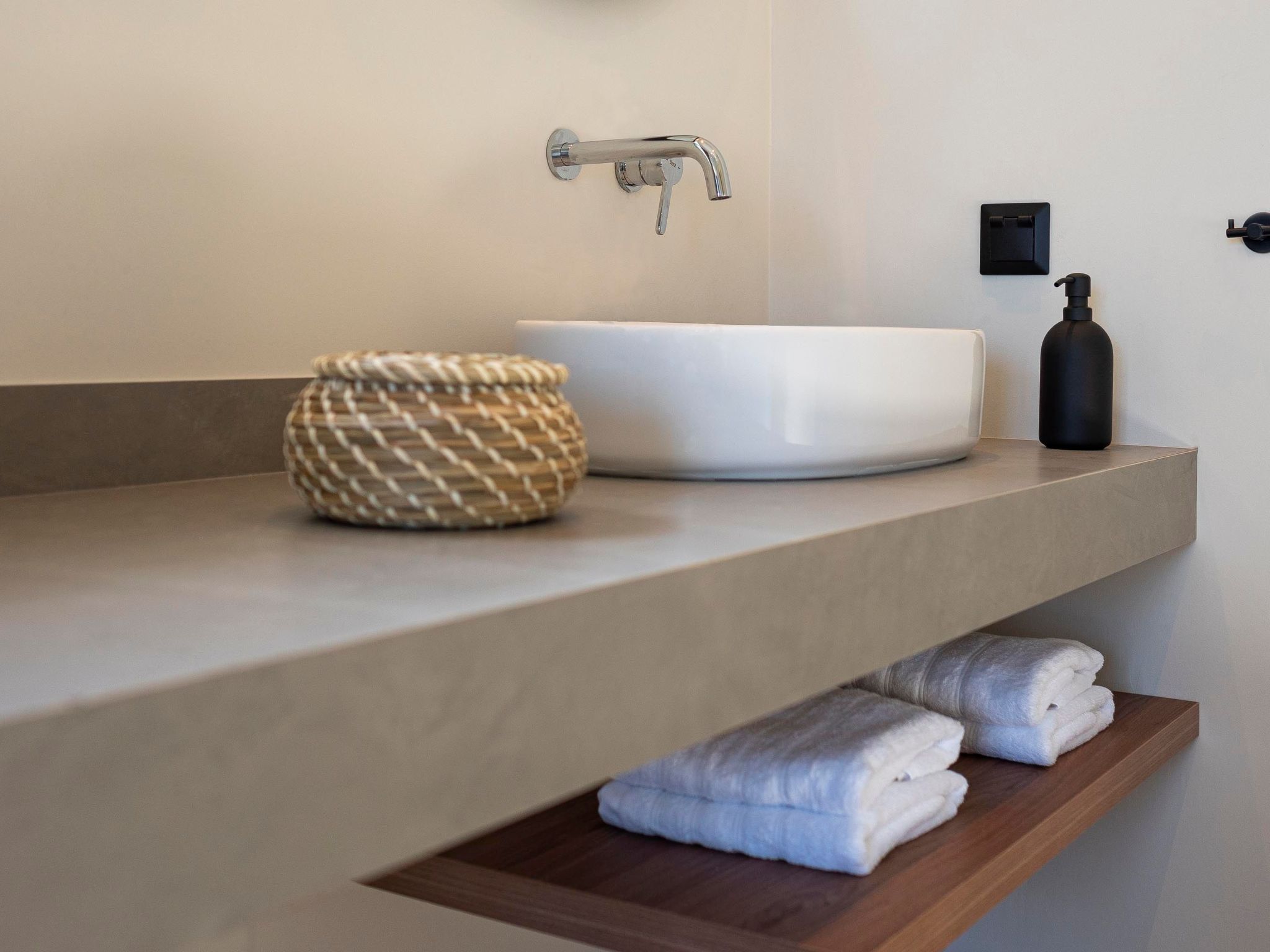 Massari Hills - Fuge - Inside