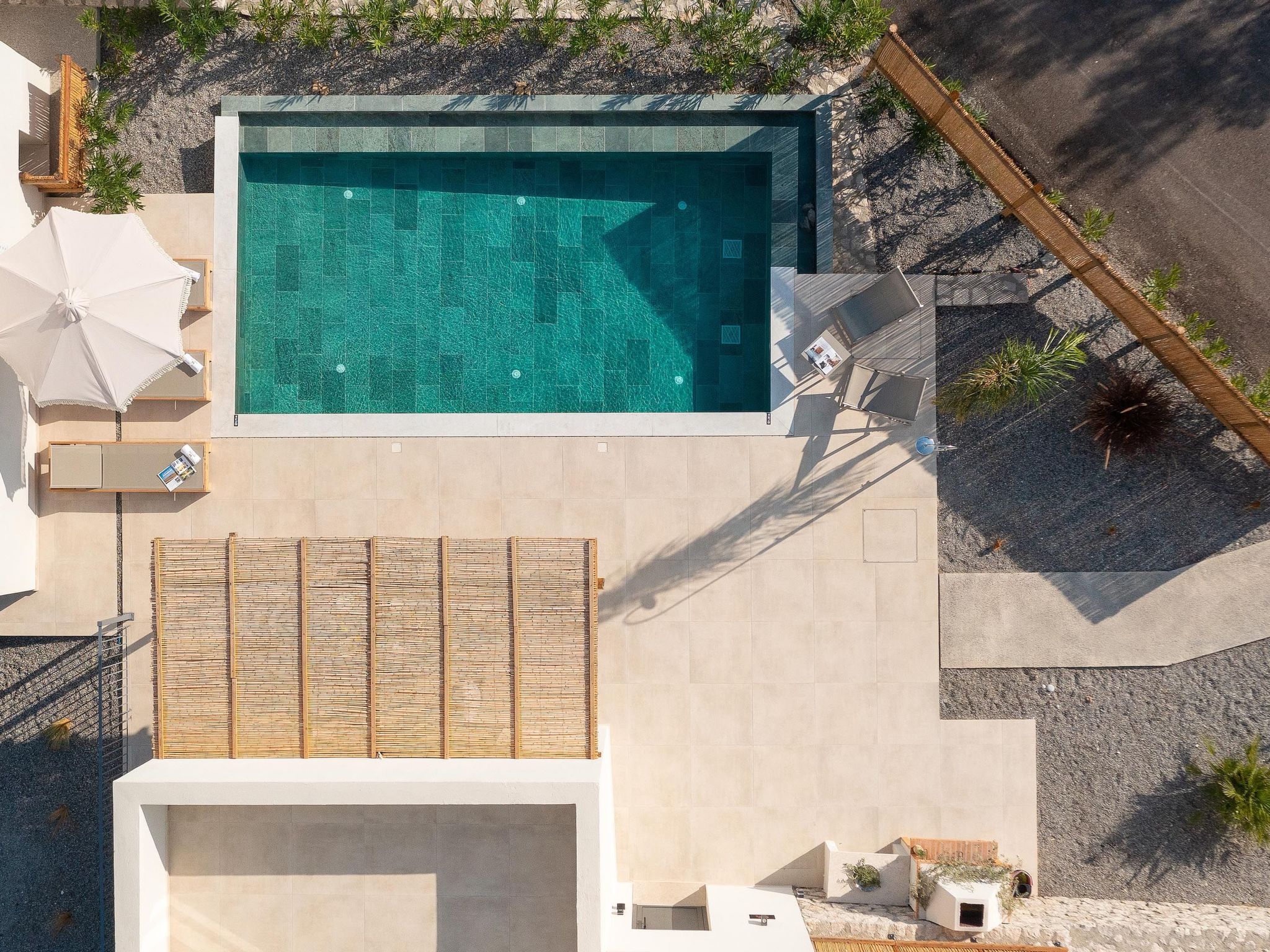 Massari Hills-Miss-Outside