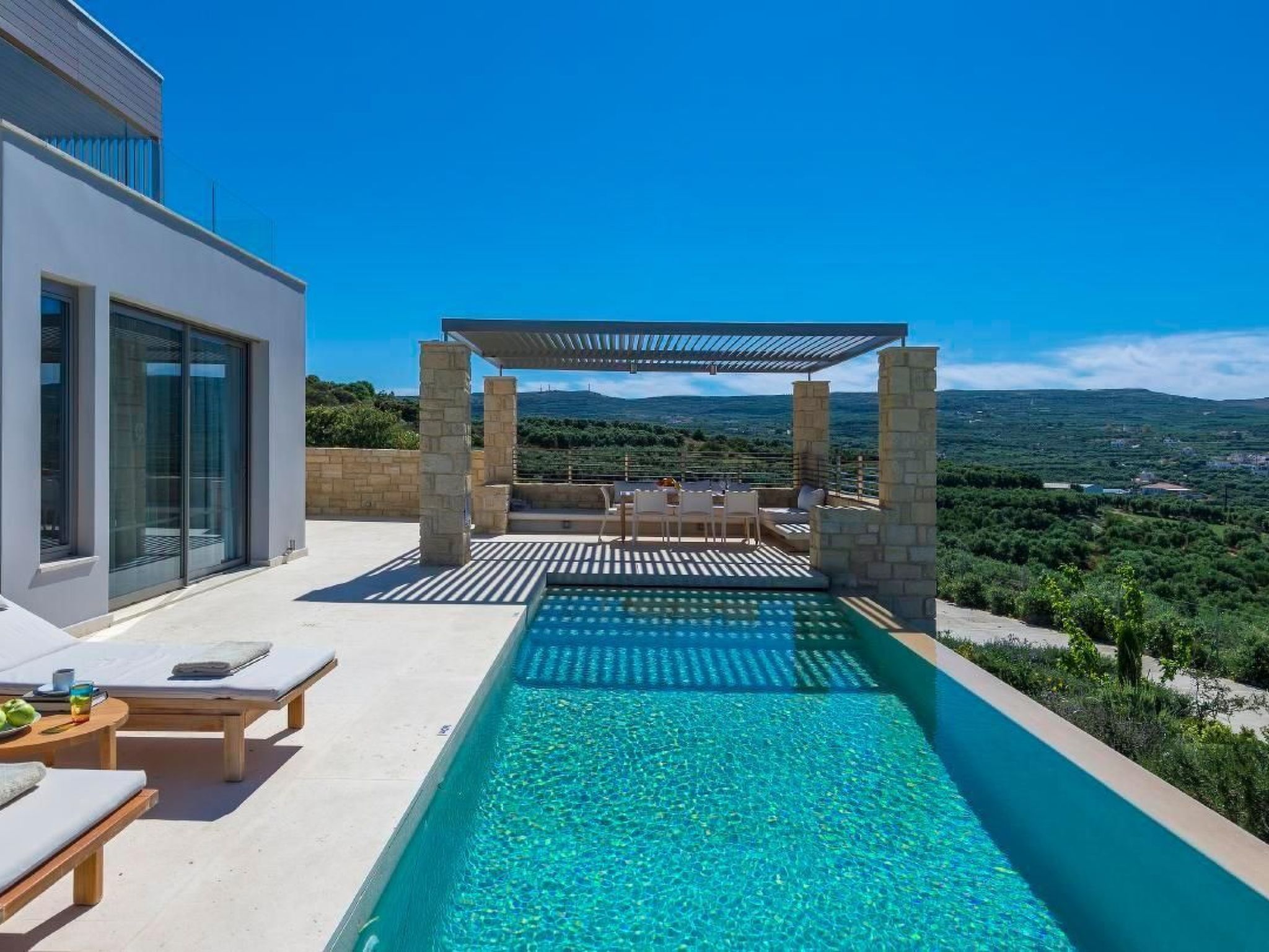 "Villa Charisma" mit eigenem Pool-Binnen