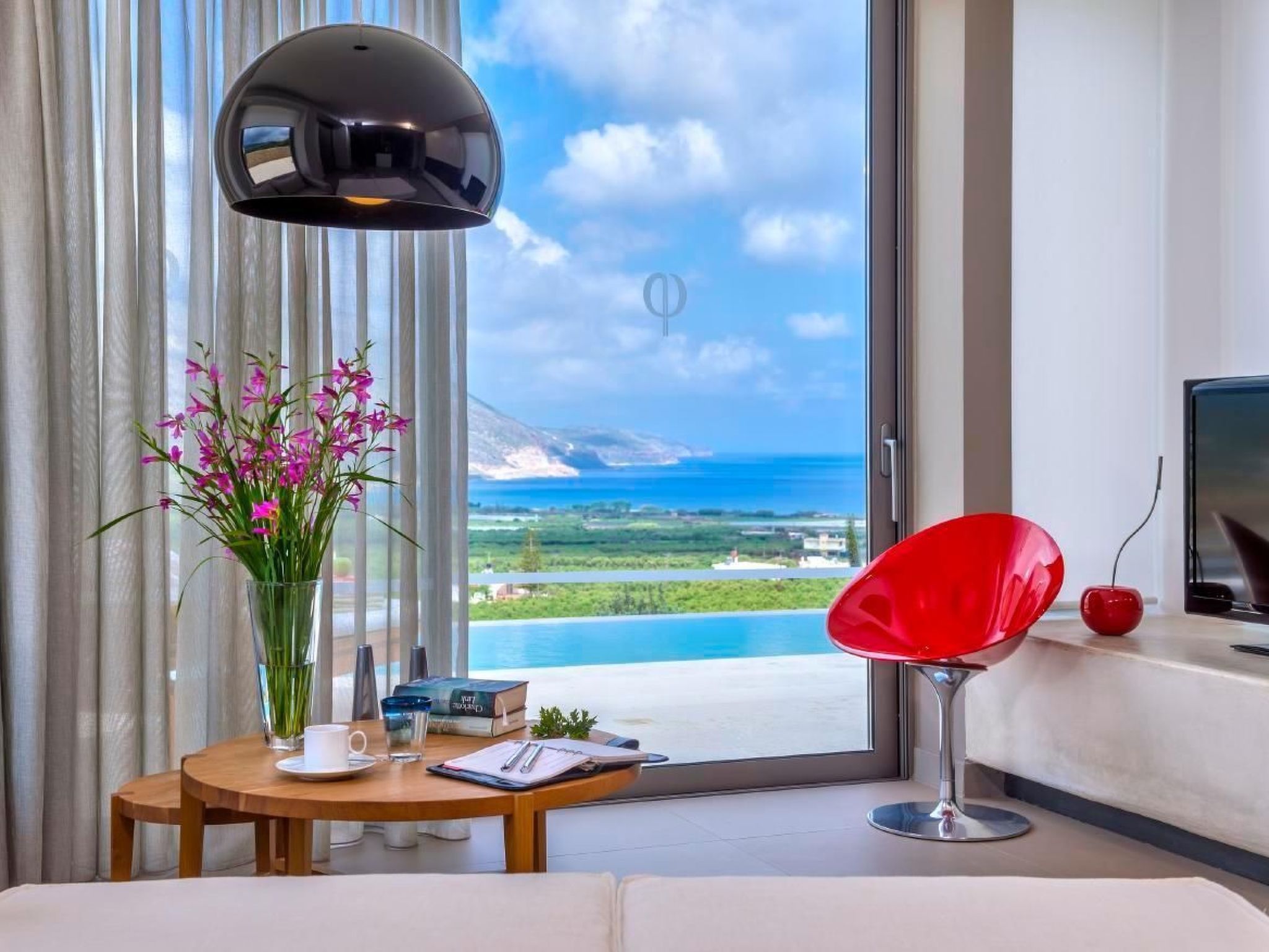 "Villa Charisma" mit eigenem Pool-Binnen