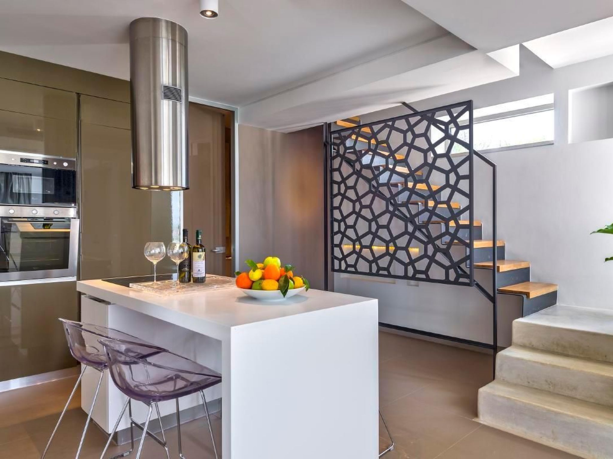 "Villa Charisma" mit eigenem Pool-Binnen