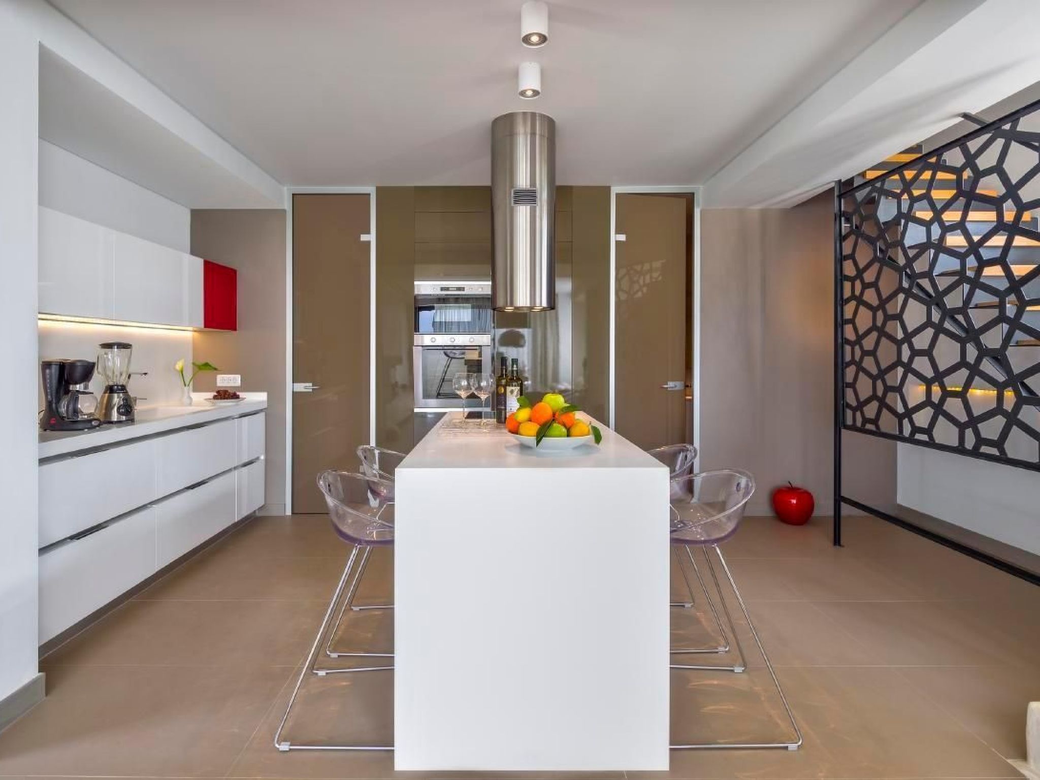 "Villa Charisma" mit eigenem Pool-Binnen