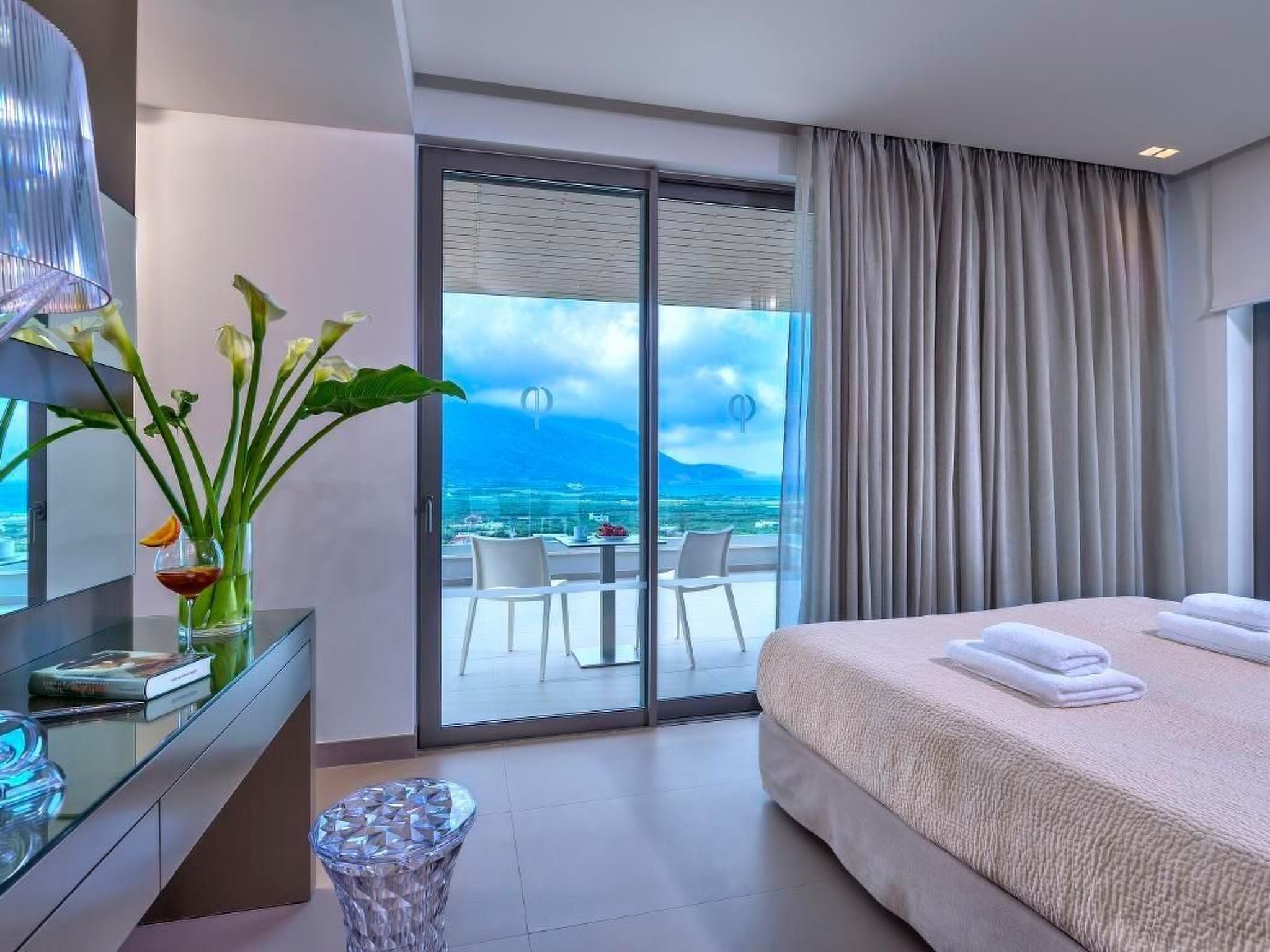 "Villa Charisma" mit eigenem Pool-Binnen