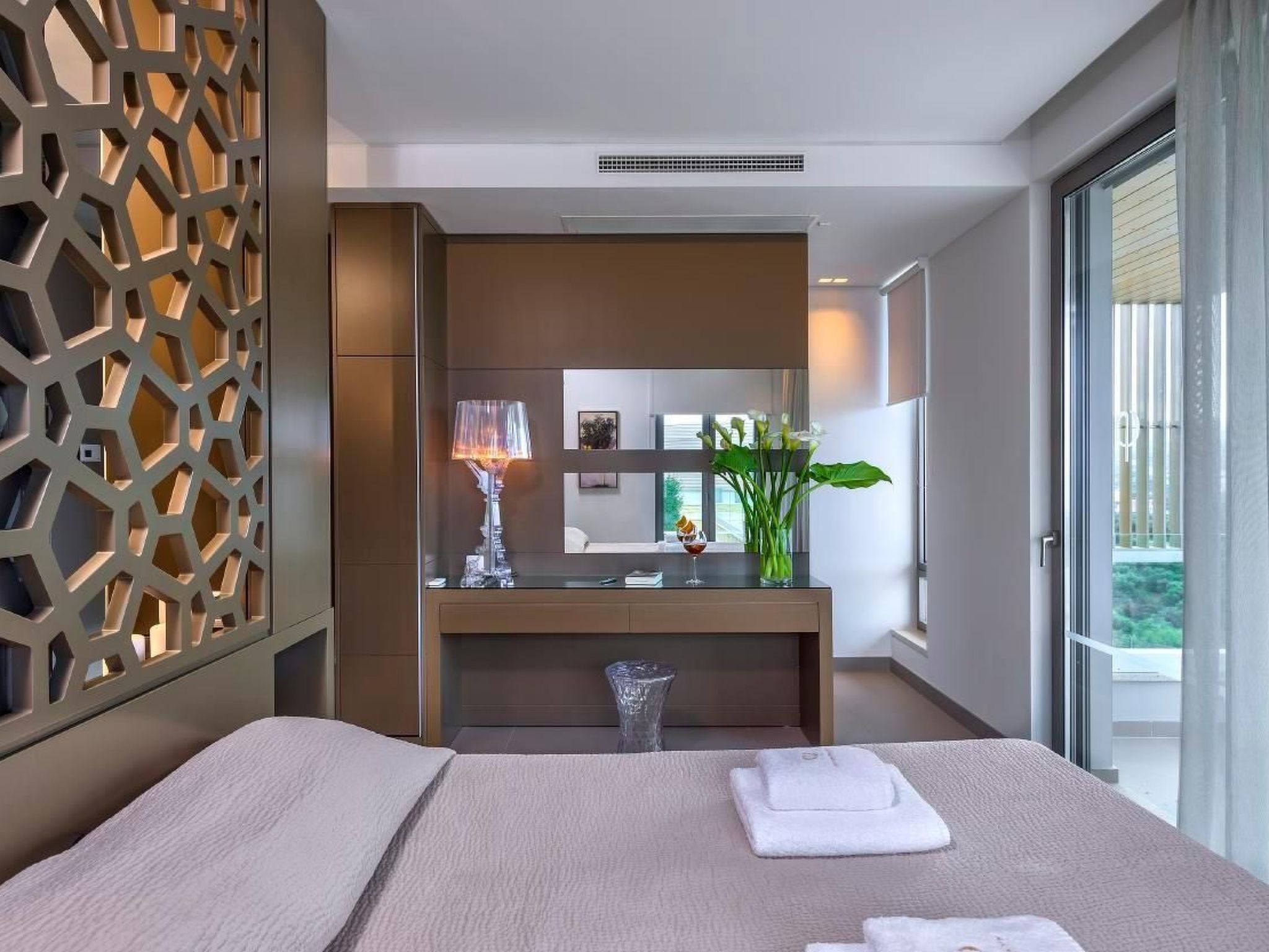 "Villa Charisma" mit eigenem Pool-Binnen