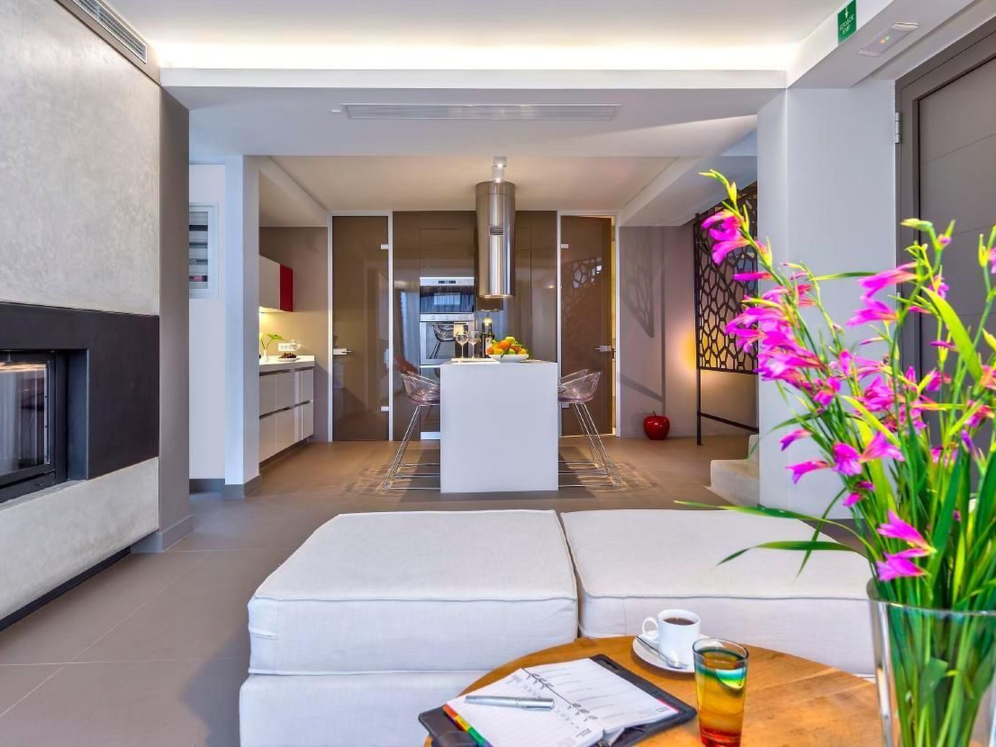 "Villa Charisma" mit eigenem Pool-Binnen