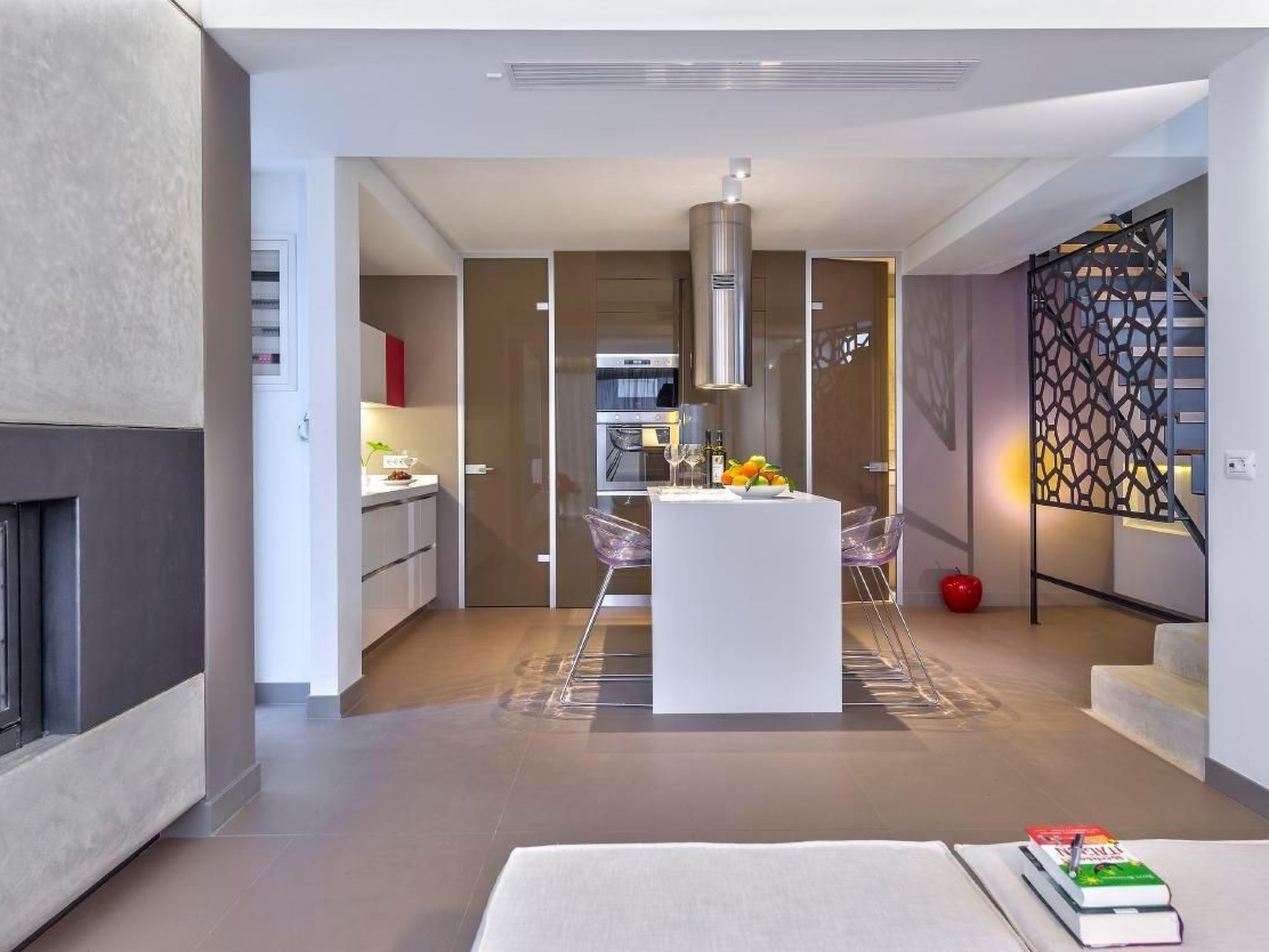 "Villa Charisma" mit eigenem Pool-Binnen