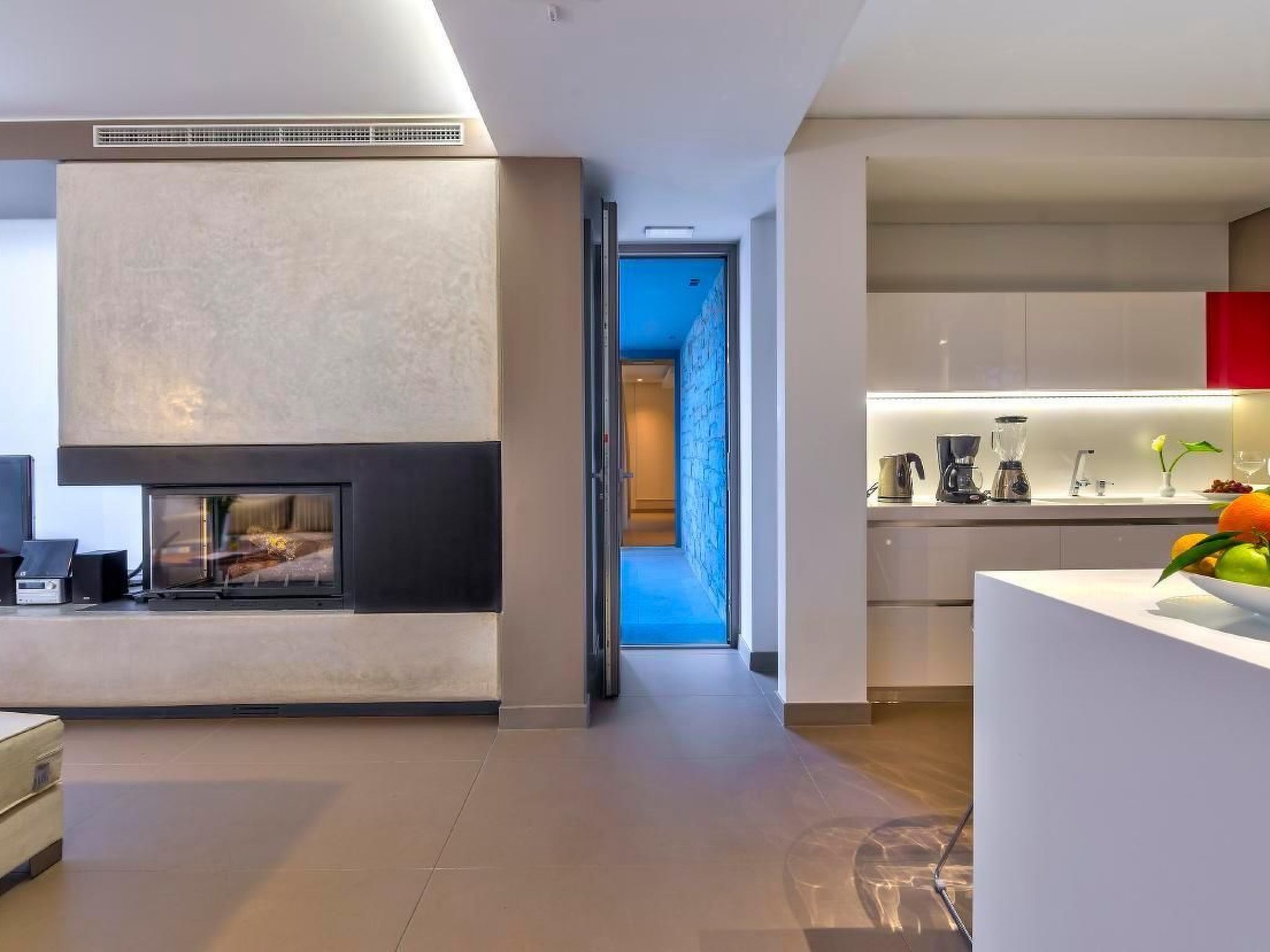 "Villa Charisma" mit eigenem Pool-Binnen