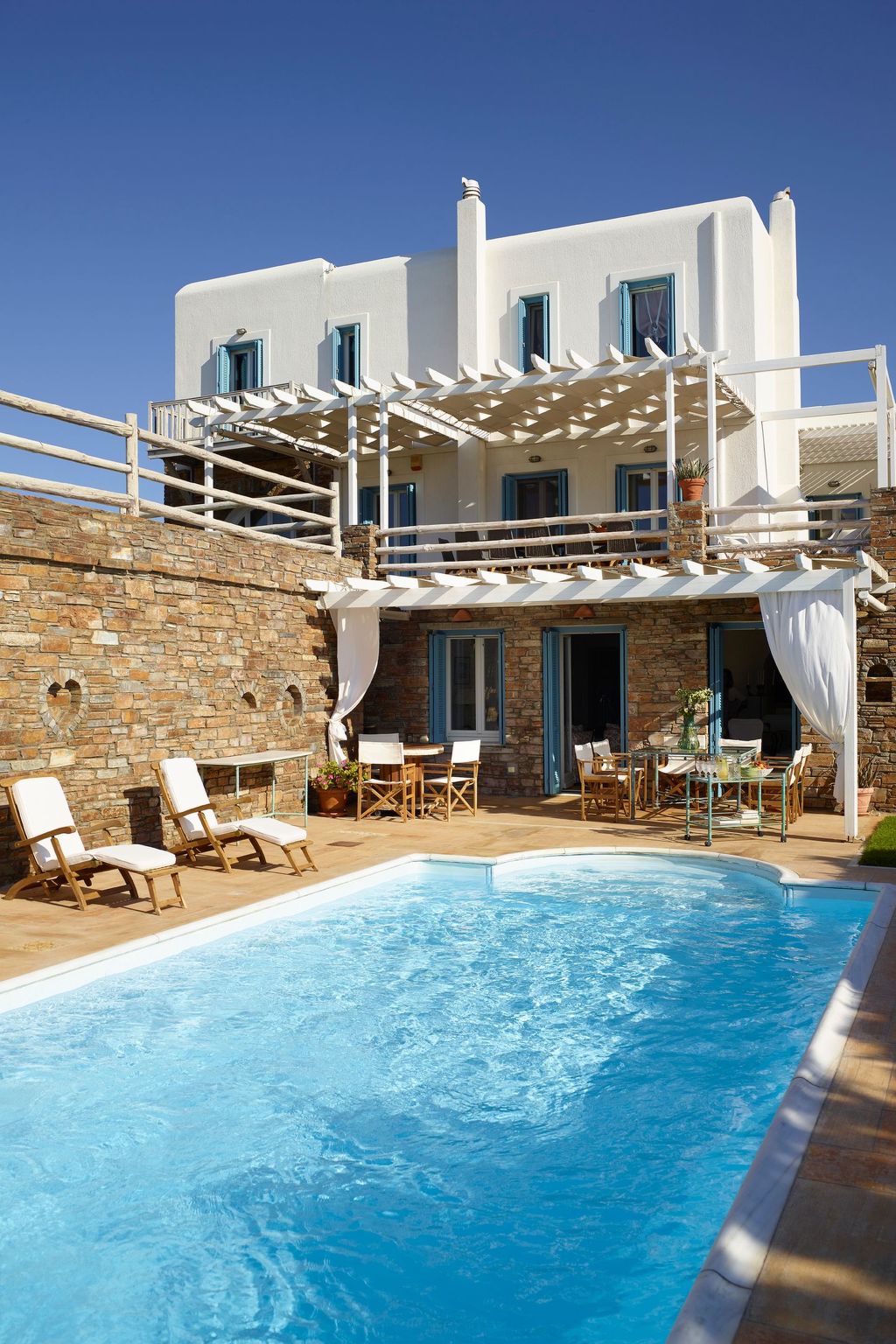 Villa mit Blick auf das Wasser-Image-tags.info