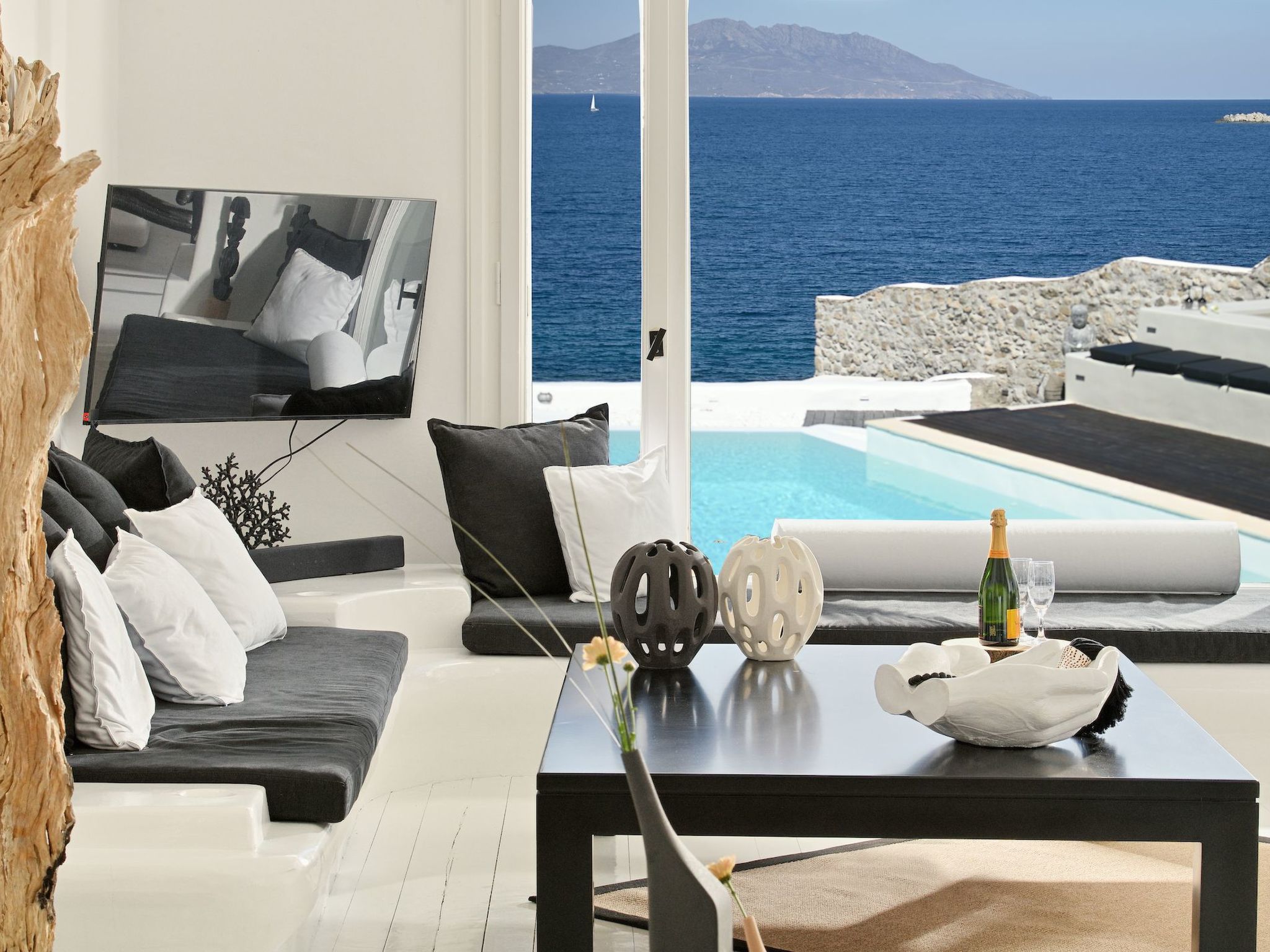 "Versteckte Perle am Meer mit Pool und HotTub"-Dedans