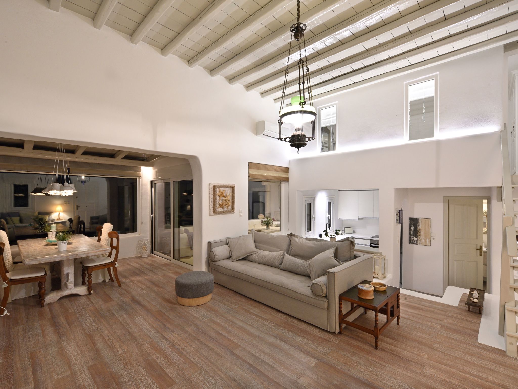 Wunderschöne Villa mit Meerblick und Infinity-Po-Binnen