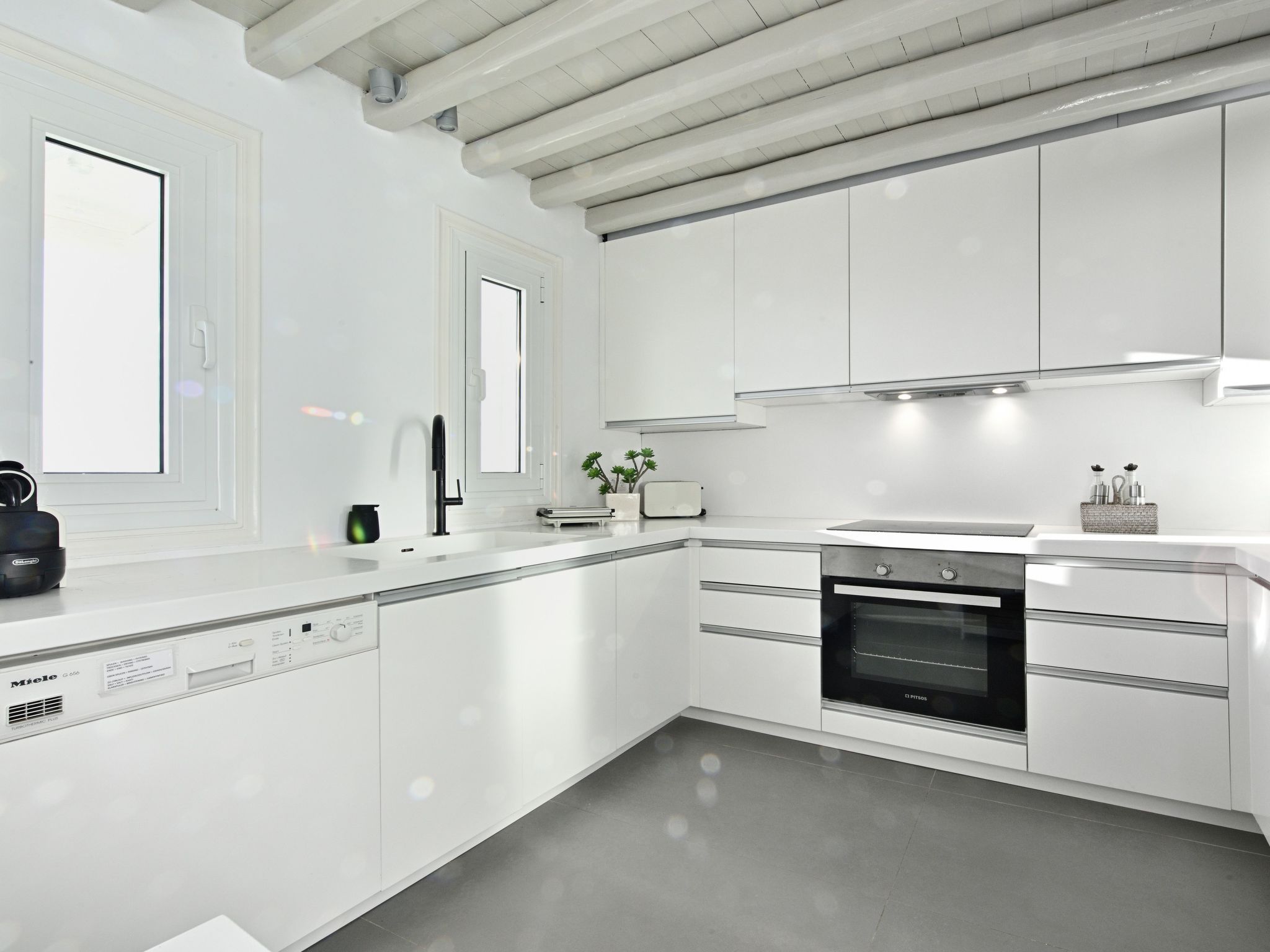 Wunderschöne Villa mit Meerblick und Infinity-Po-Binnen